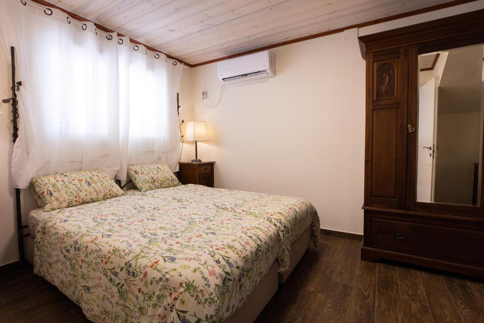 Family Room - Photo 88