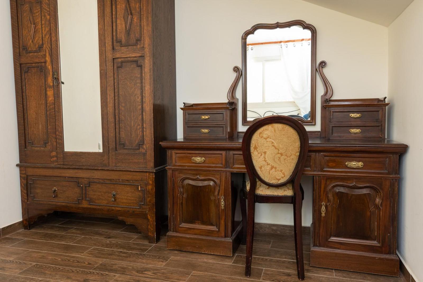 Family Room - Photo 92