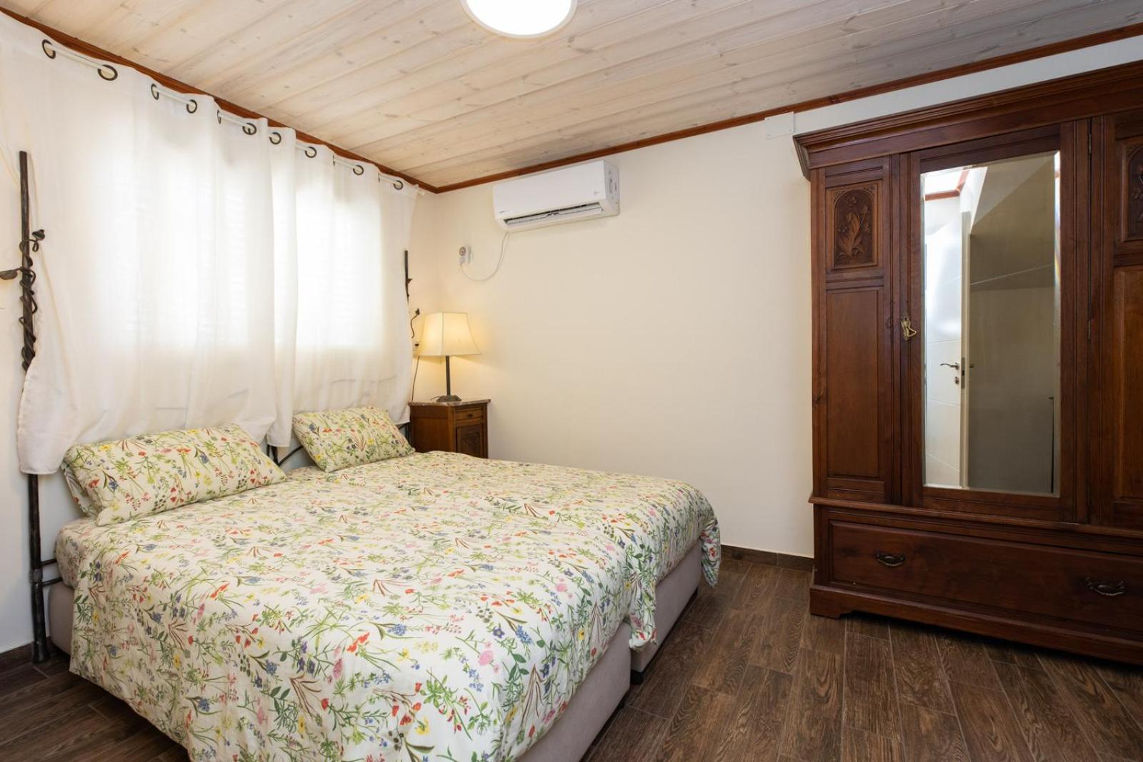Family Room - Photo 98