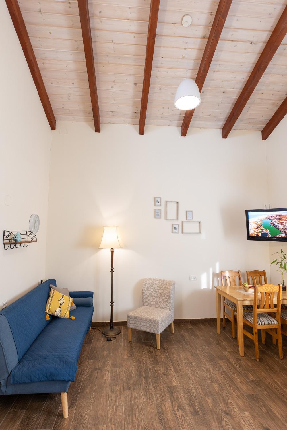 Family Room - Photo 6