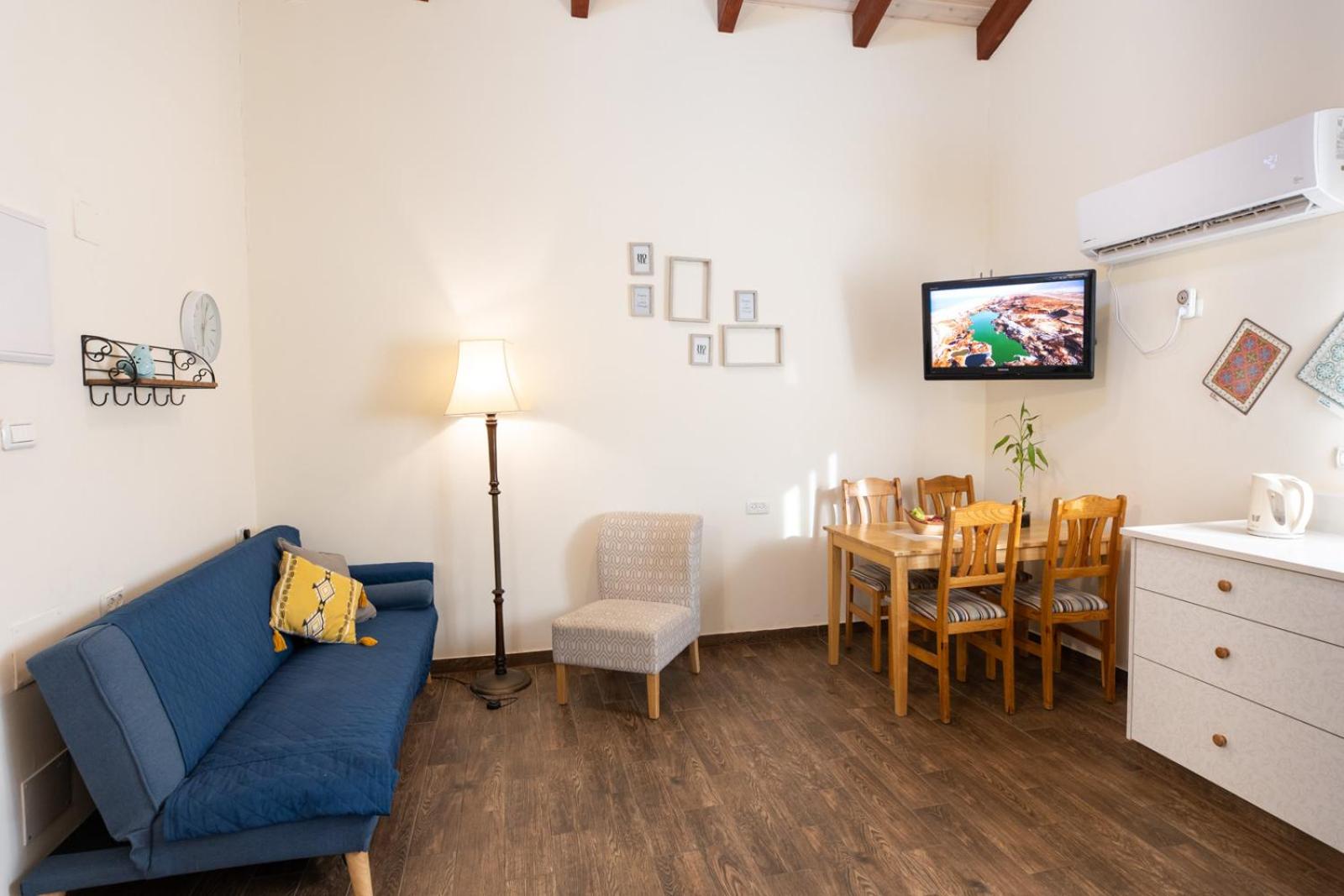 Family Room - Photo 9