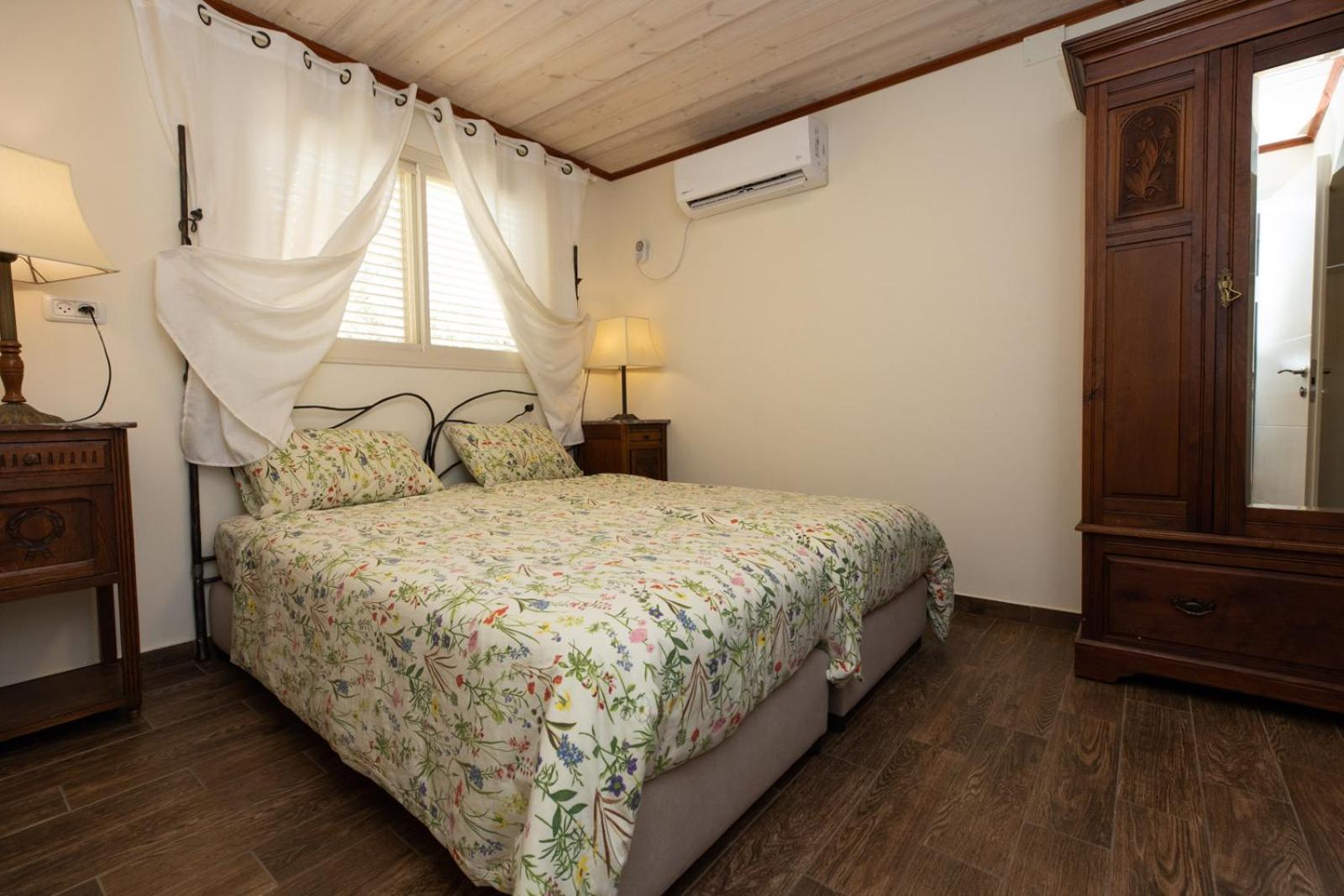 Family Room - Photo 10