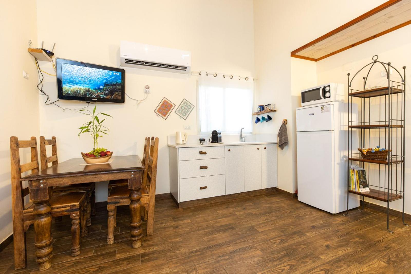 Family Room - Photo 18