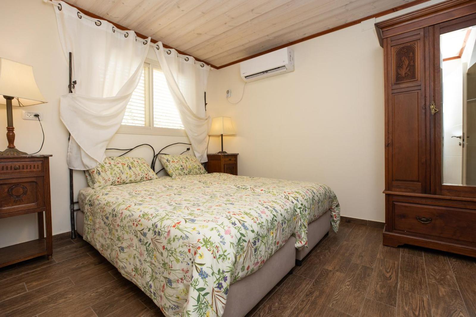 Family Room - Photo 34