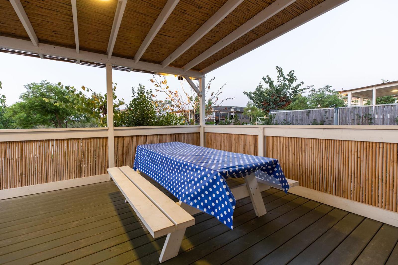 Family Room - Photo 42