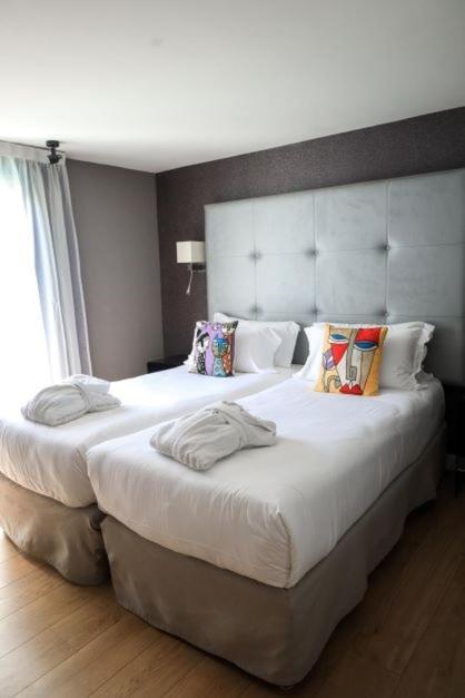 Deluxe Double Room with Balcony photo 2