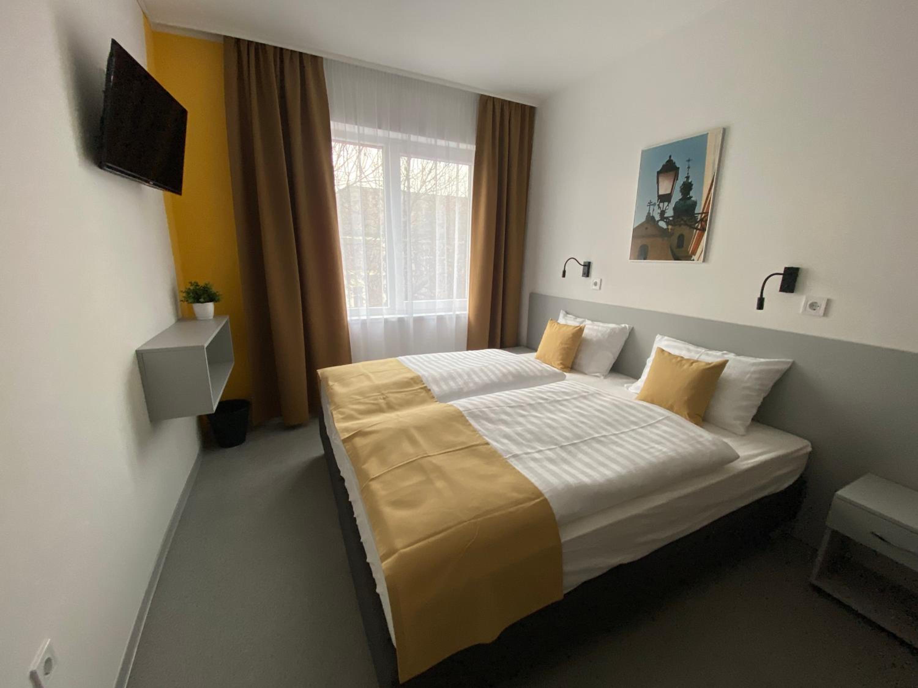 Double Room - Photo 13