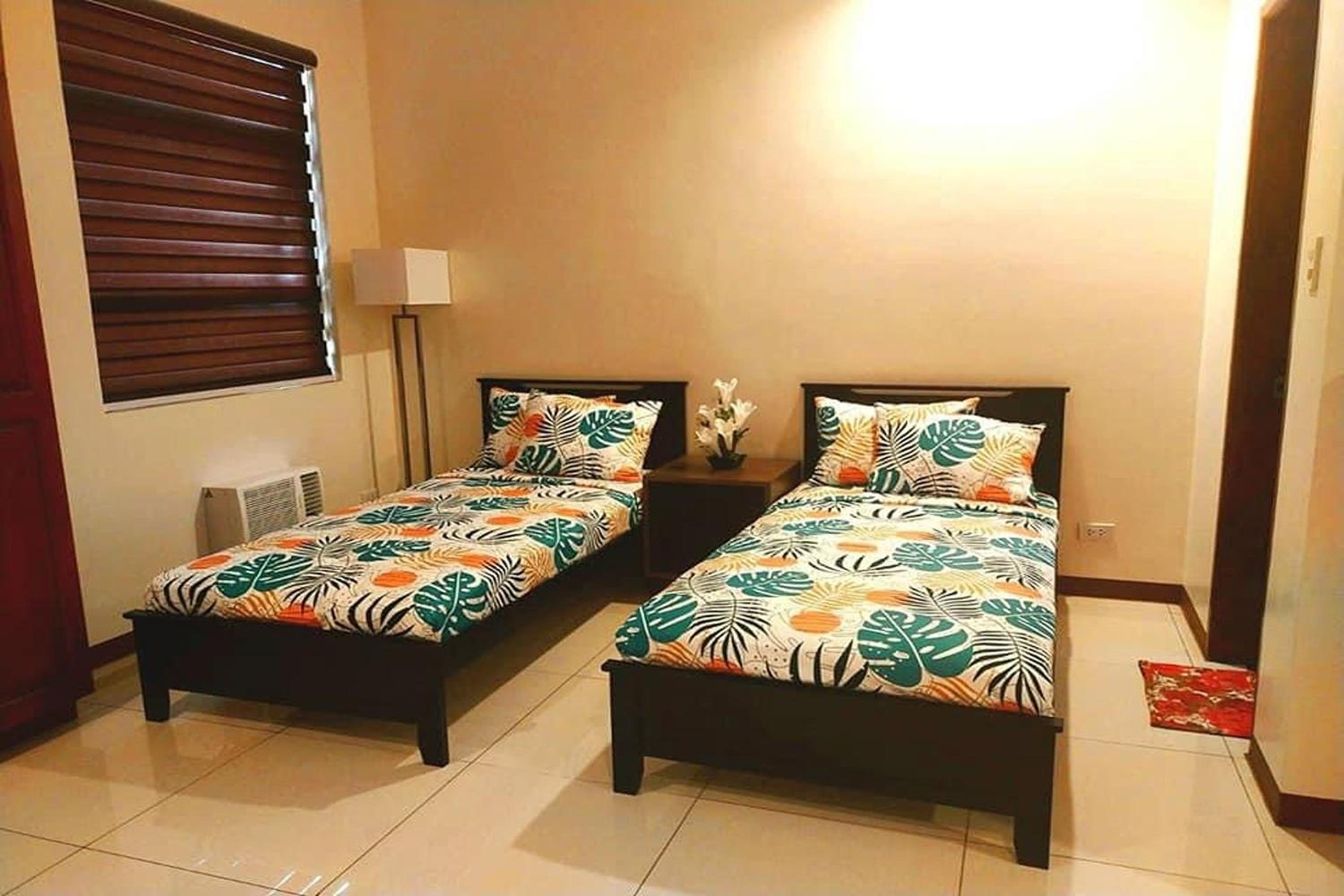Standard Twin Room - Photo 6