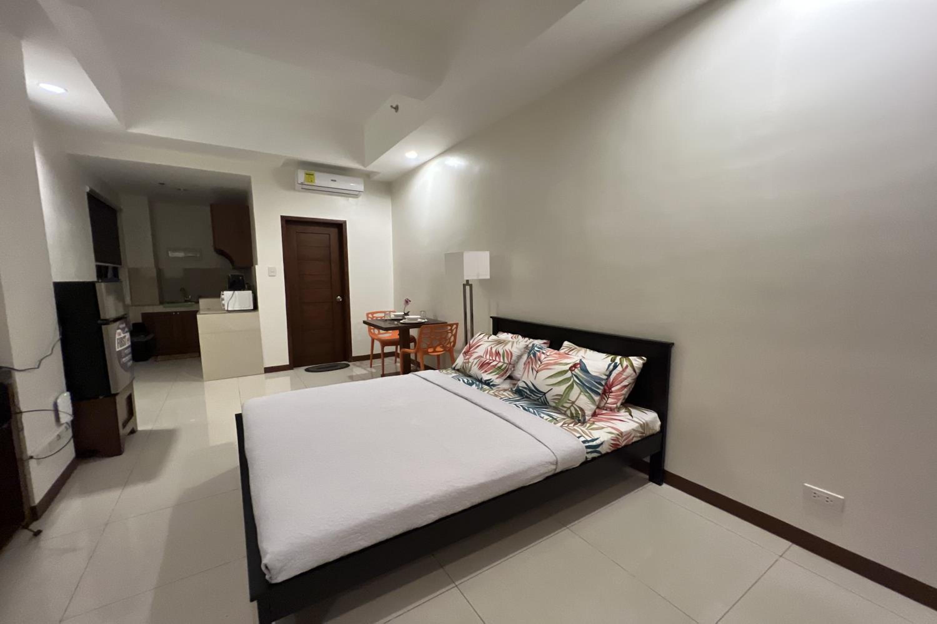 Standard Double Room - Photo 8