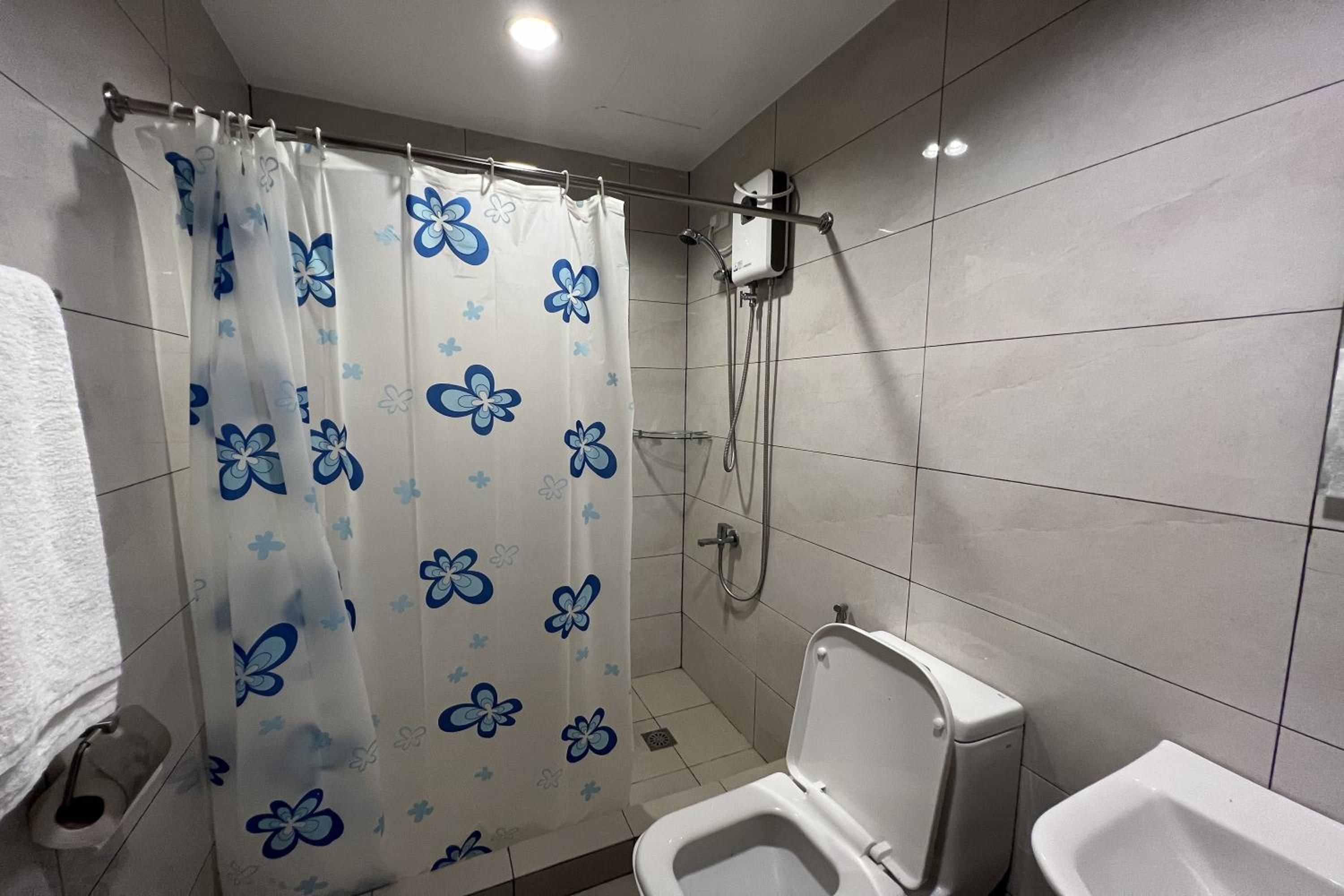 Standard Double Room - Photo 13