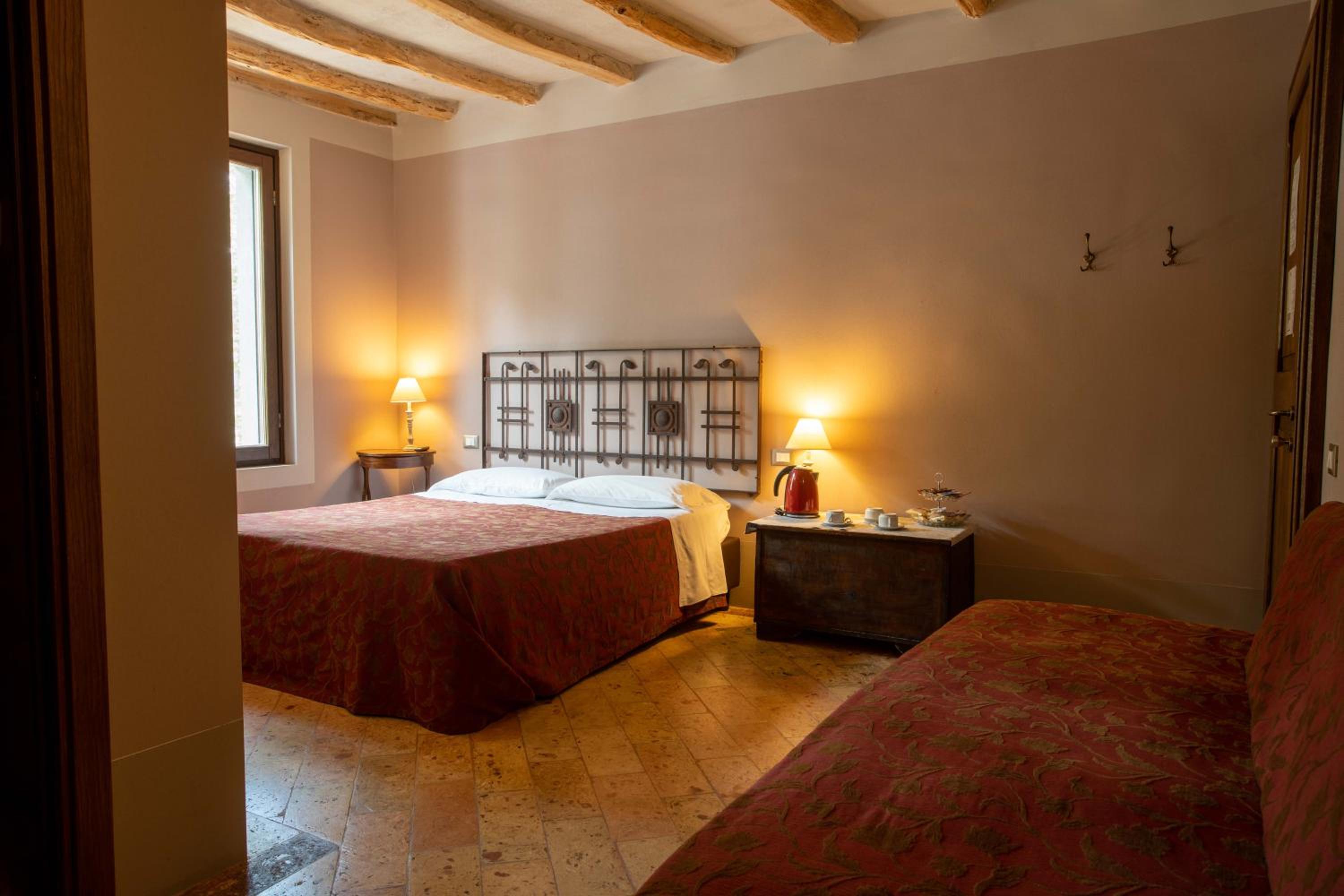 Deluxe Double Room with Extra Bed - Photo 1