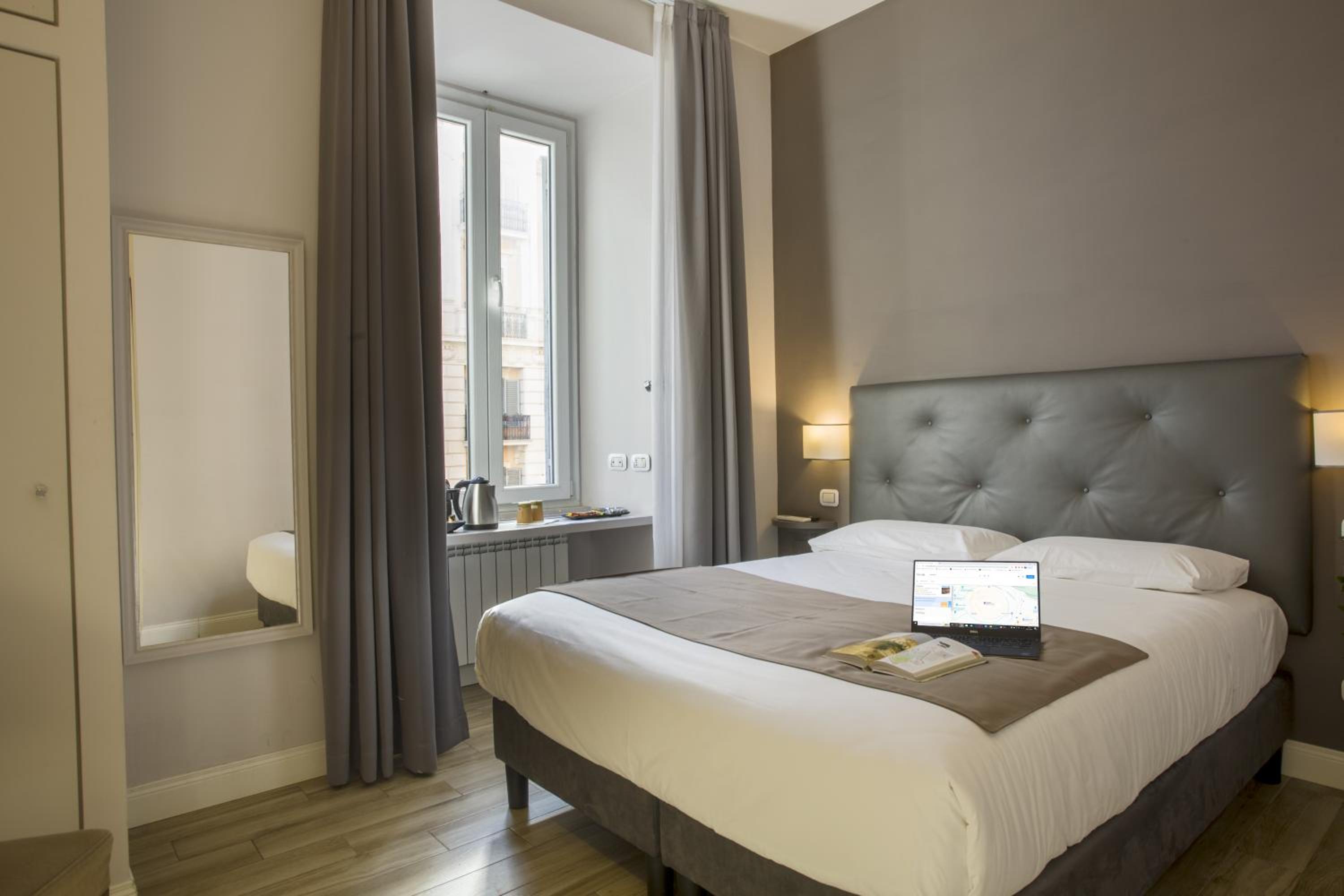 Standard Double or Twin Room photo 1