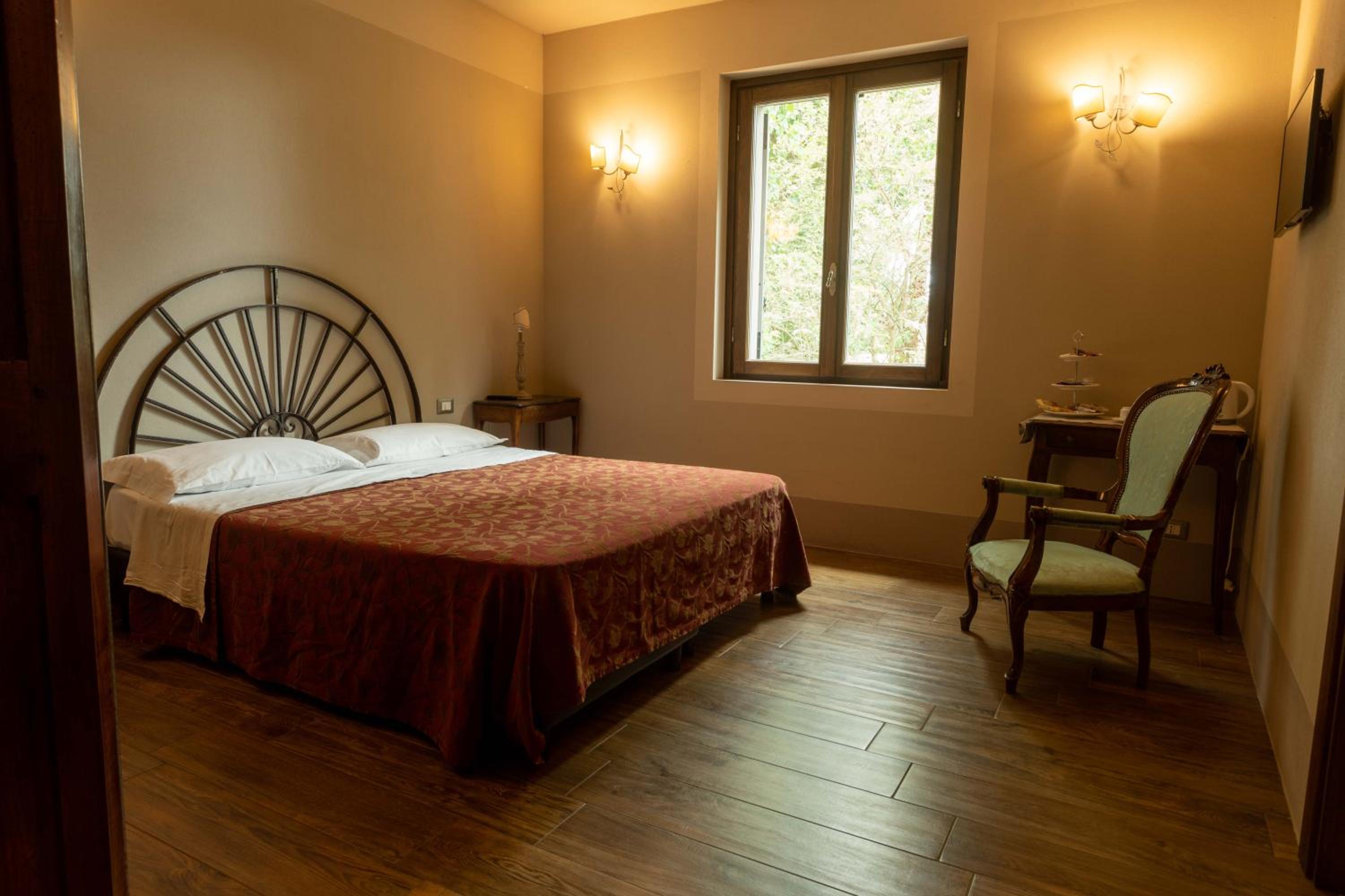 Deluxe Double or Twin Room with Garden View - Photo 1