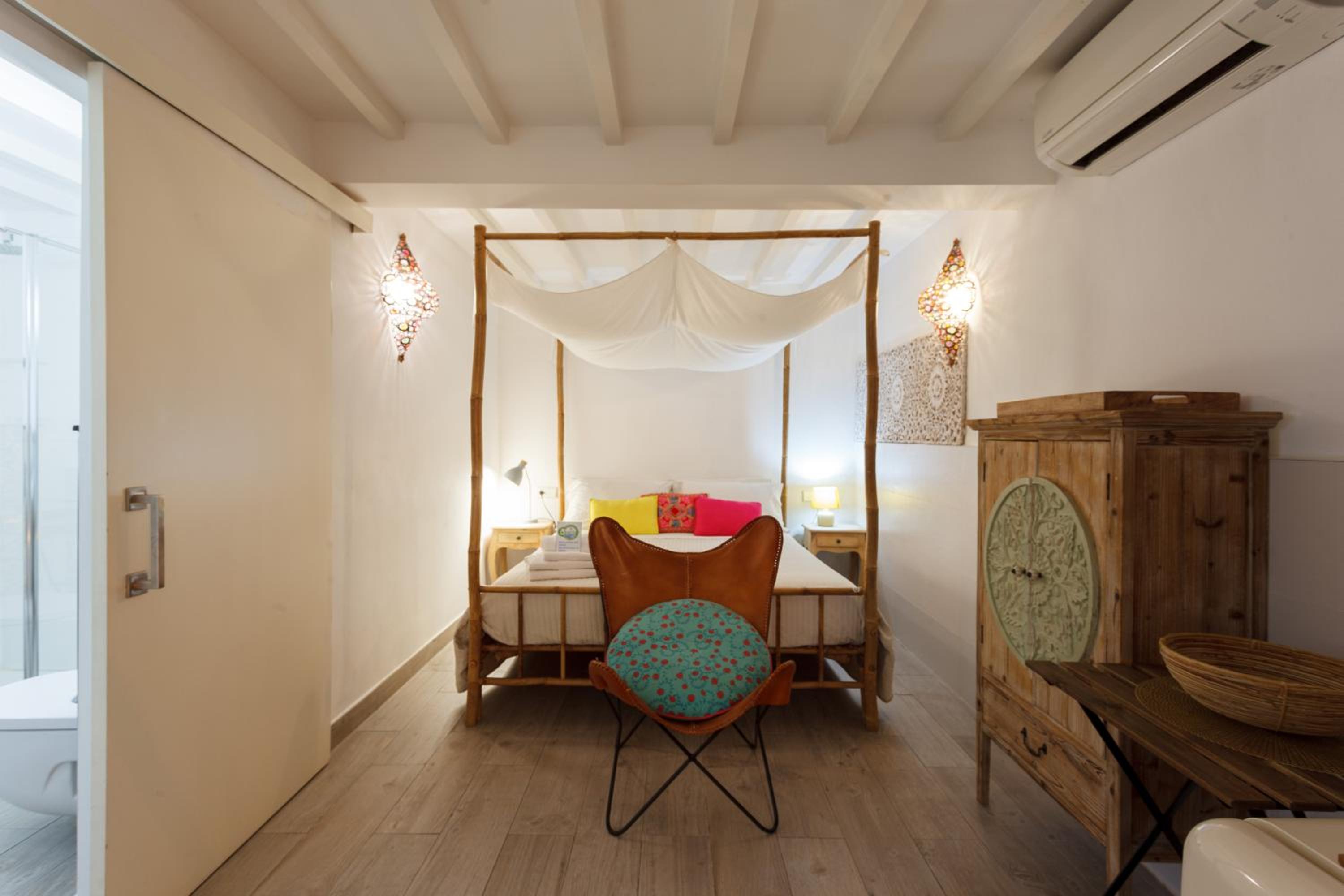 Habitación Cuádruple con Baño Privado