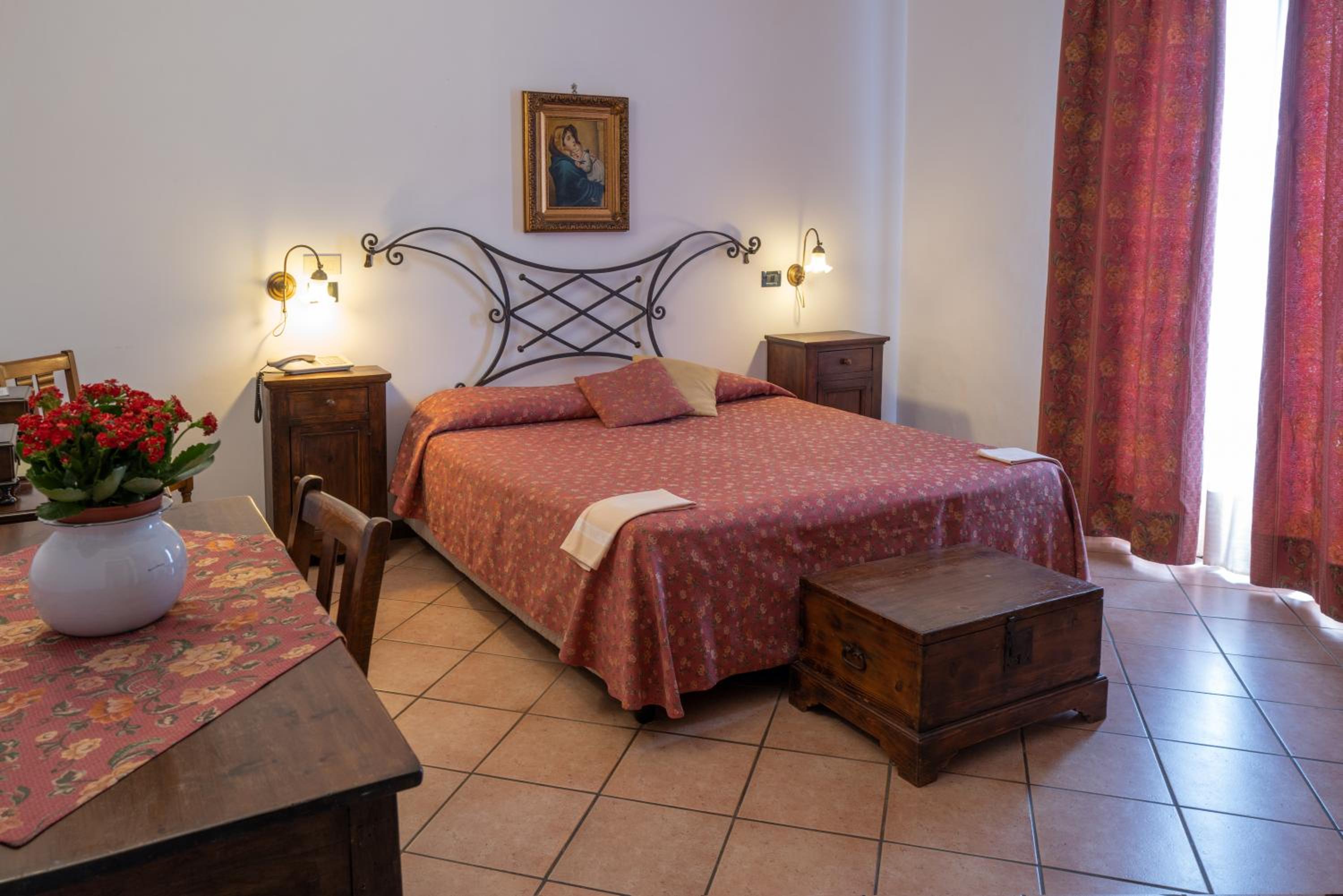 Classic Double Room - Photo 4