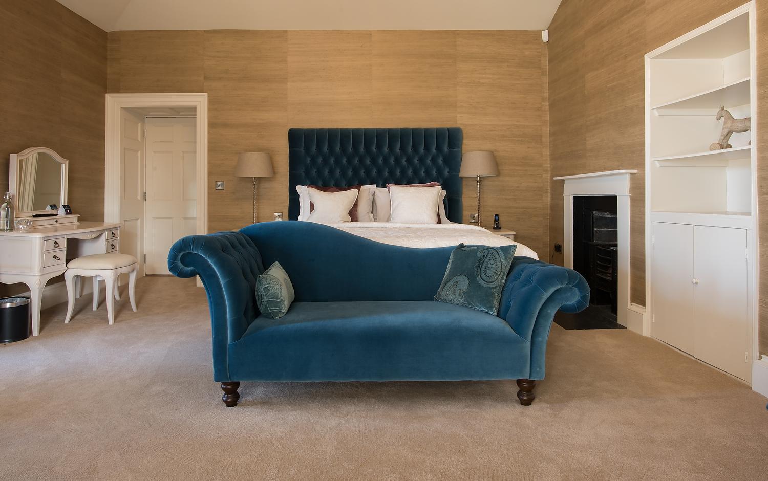 Deluxe King Room - Photo 4