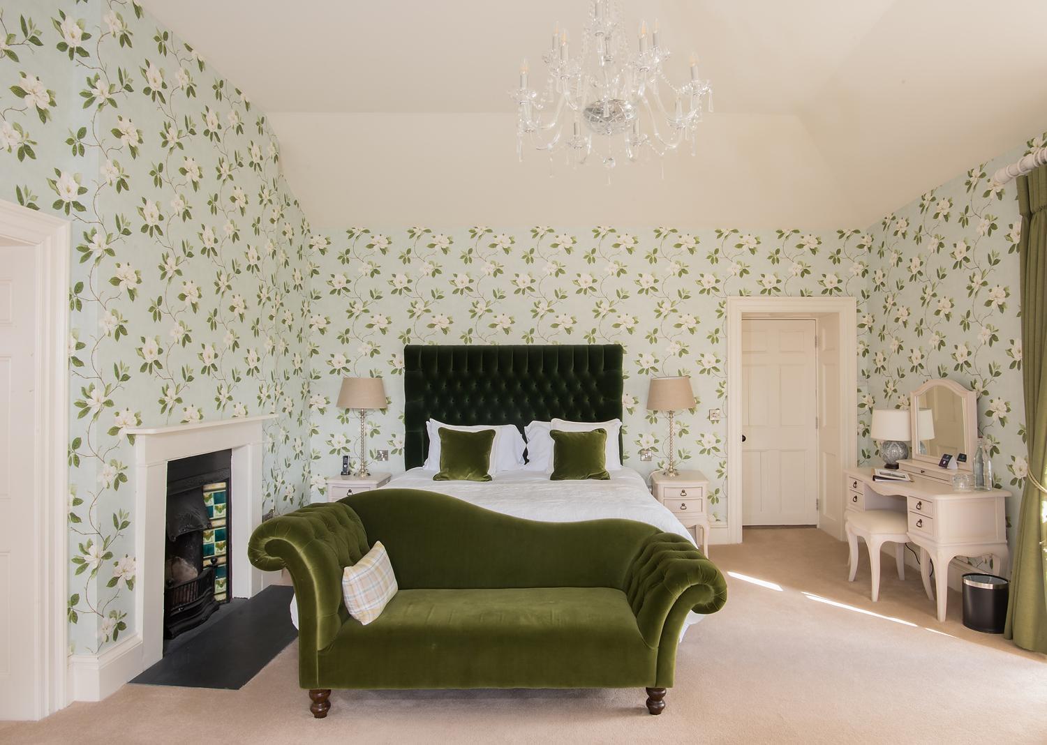 Deluxe King Room - Photo 3