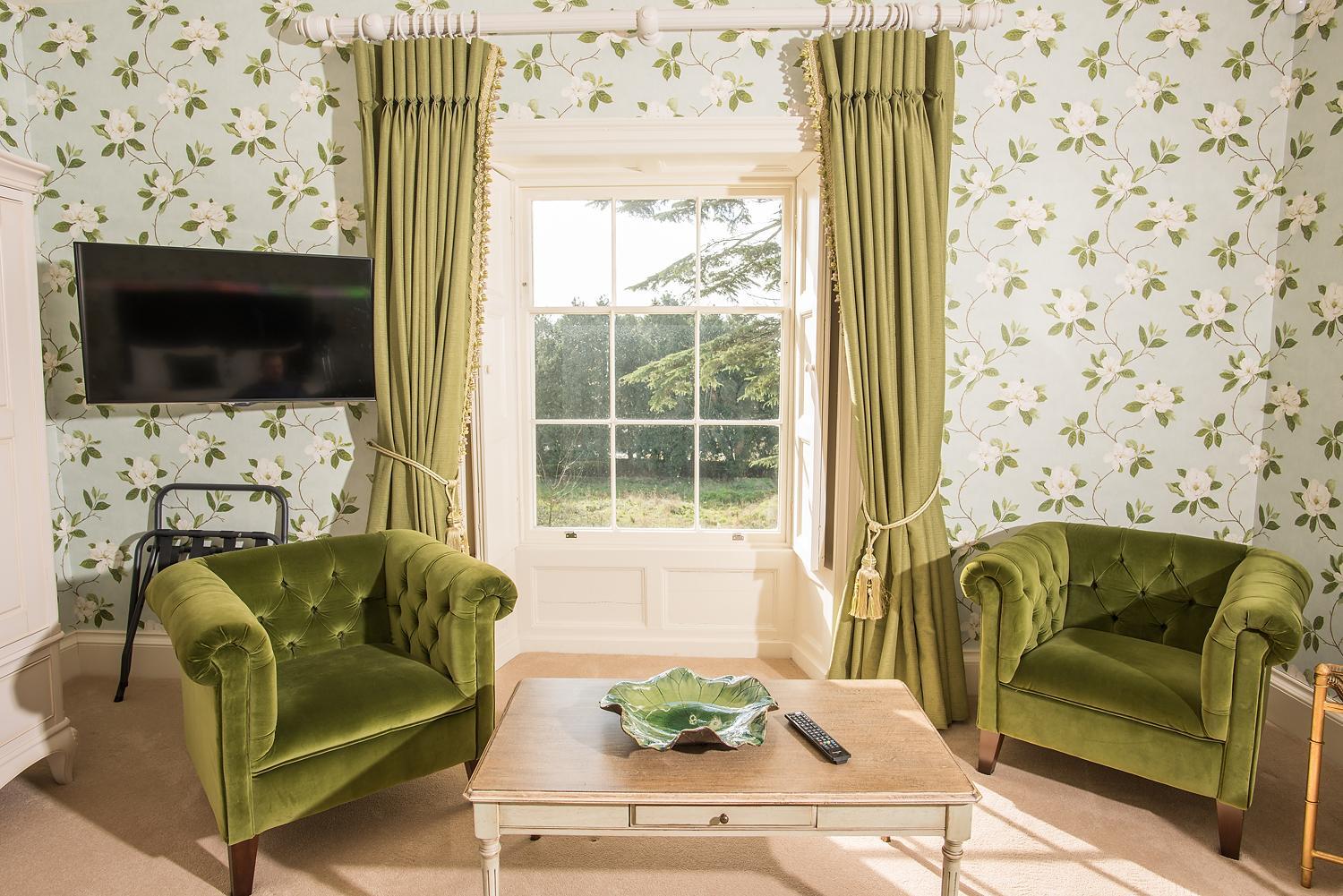 Deluxe King Room - Photo 5