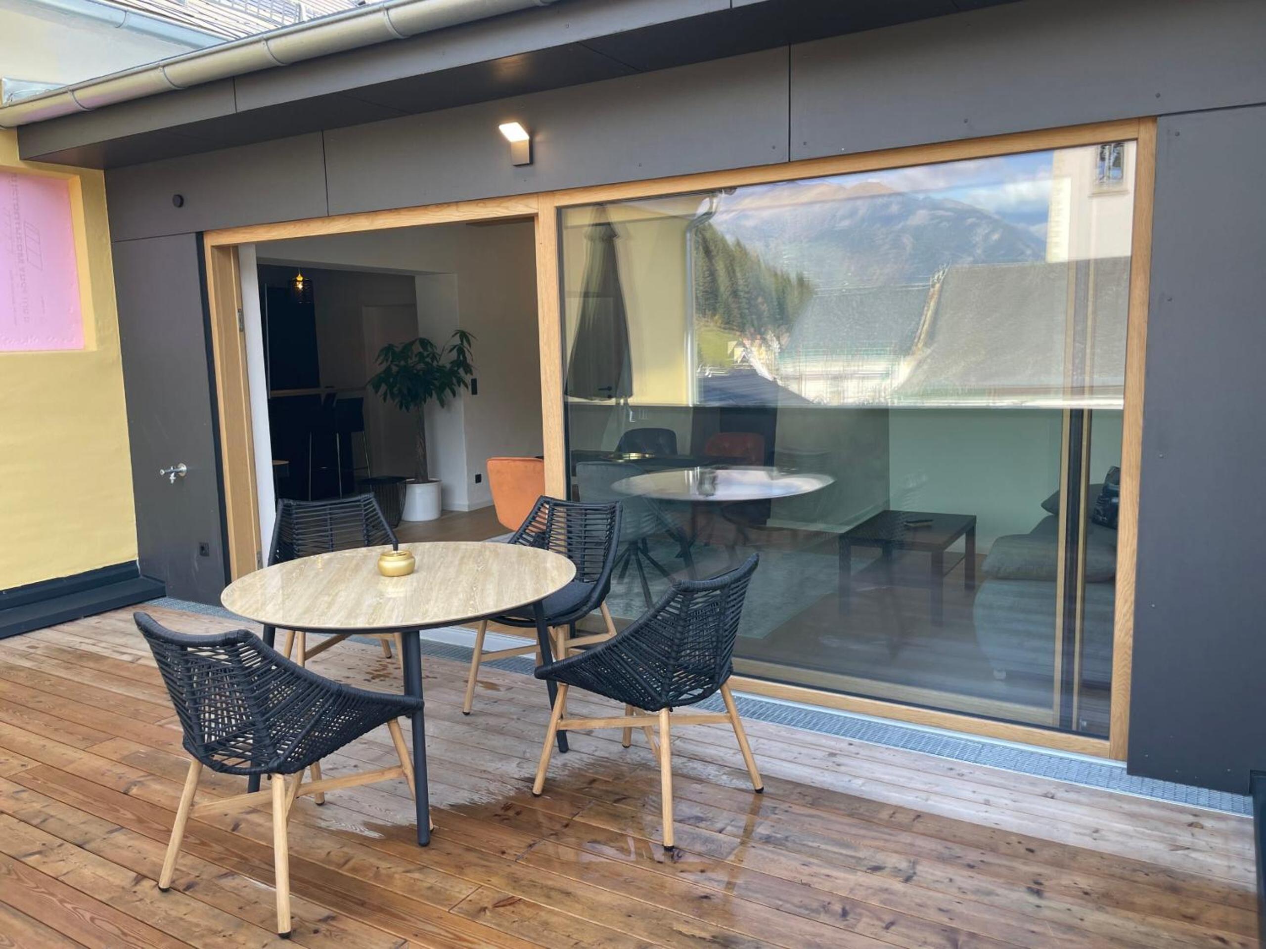 Two-Bedroom Apartment with Mountain View photo 2