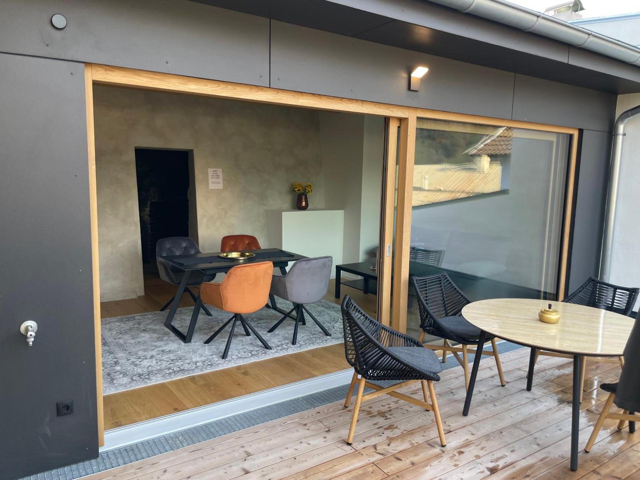 Two-Bedroom Apartment with Mountain View photo 3