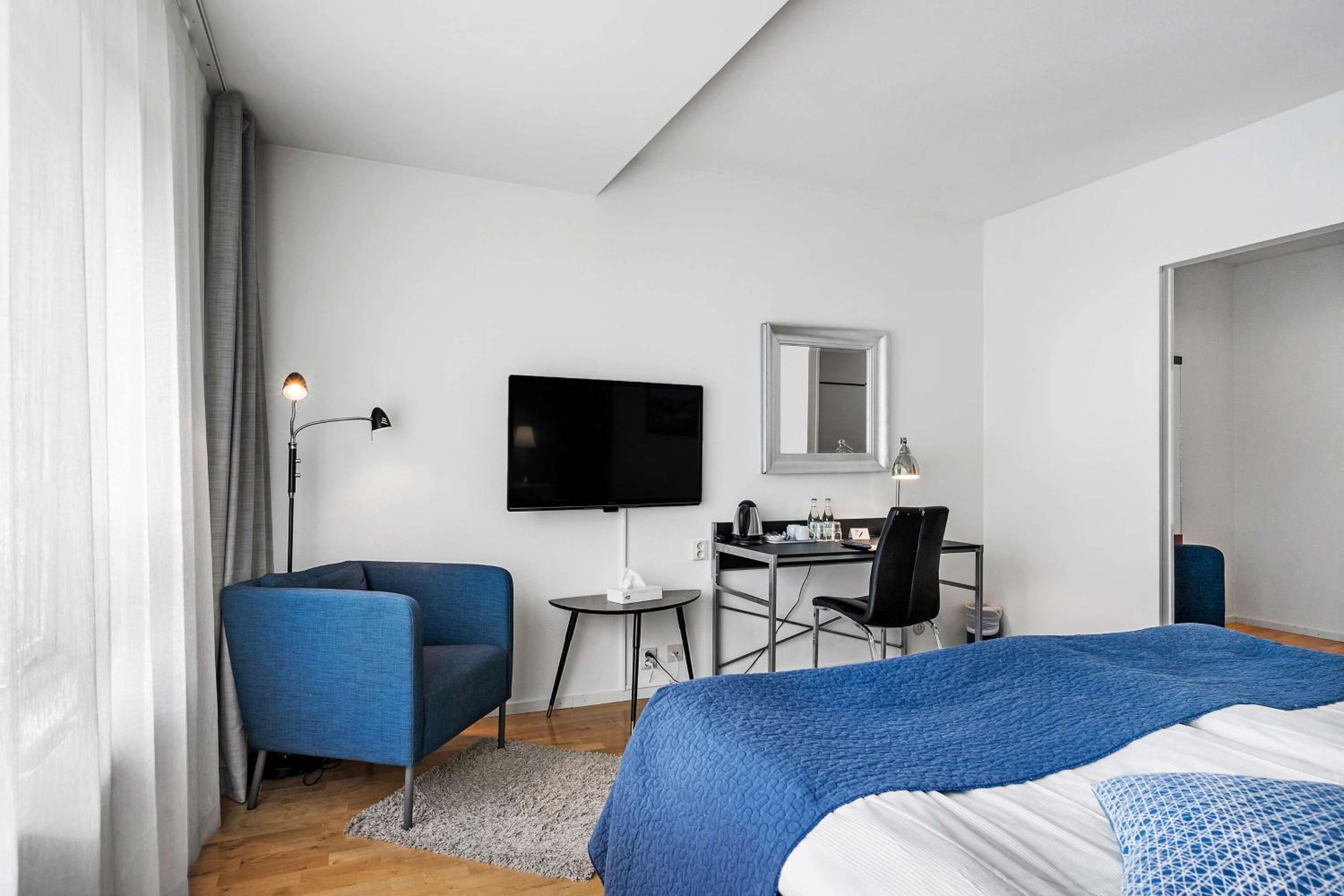 Standard Twin Room - Non-Smoking - Photo 2