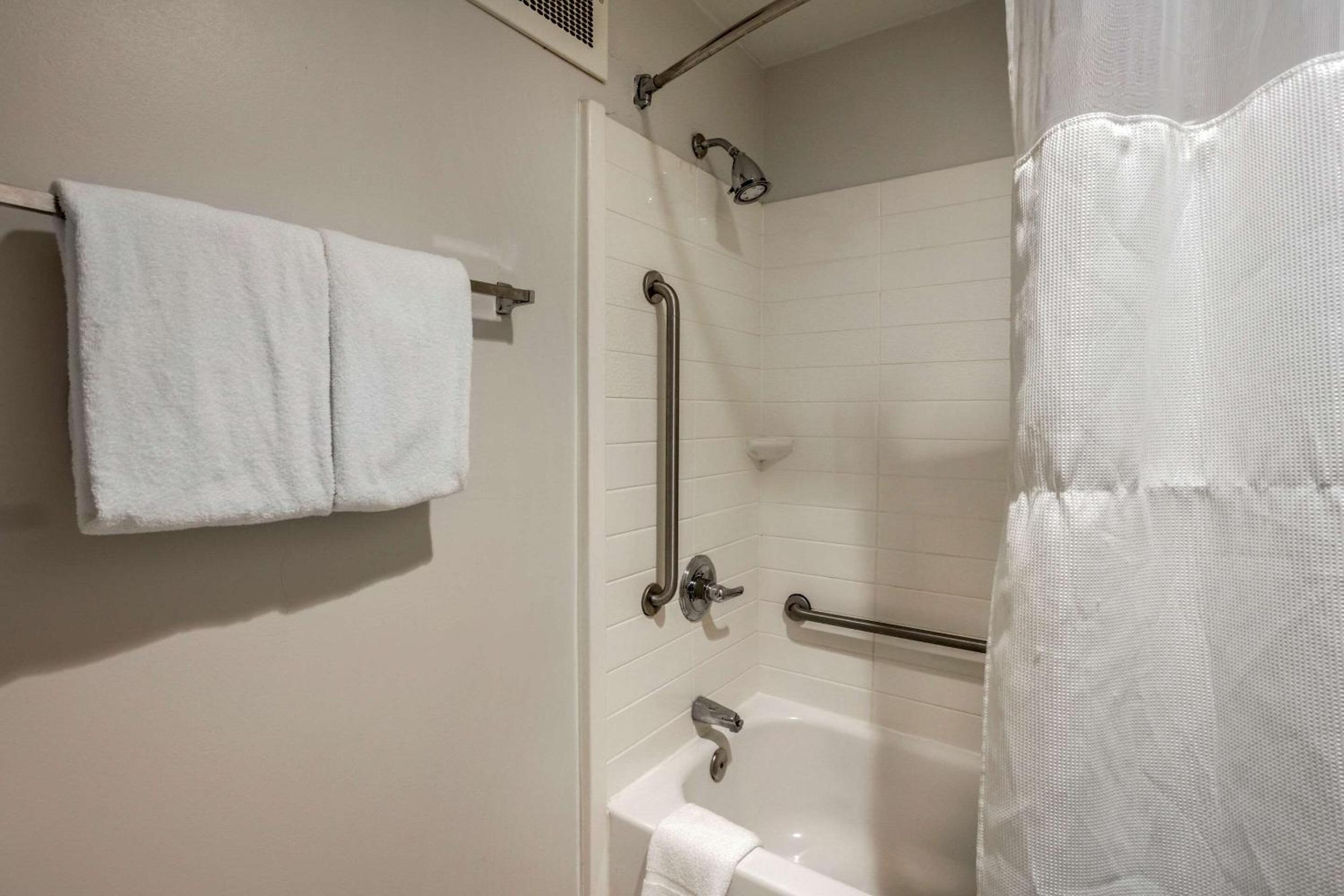 Standard Double Room with Two Double Beds - Non Smoking - Photo 7