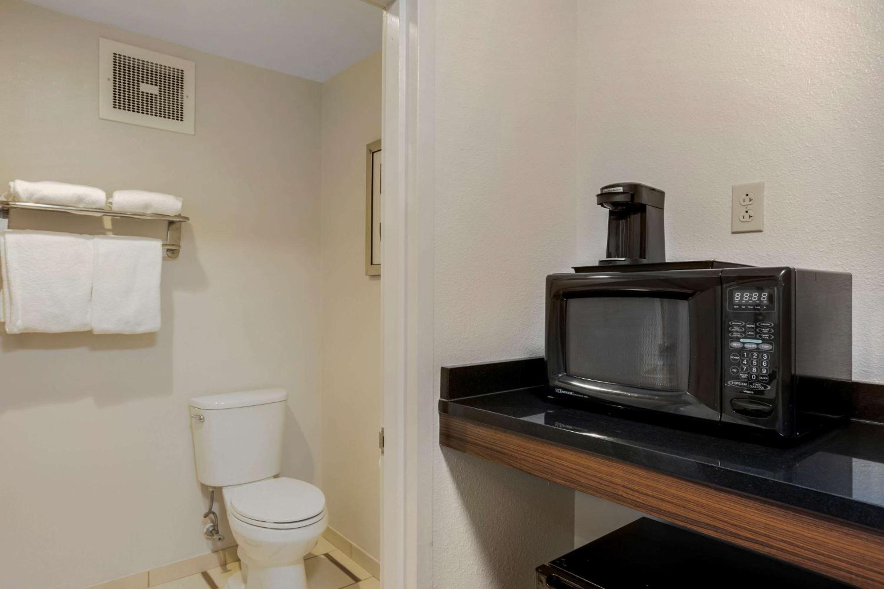 Standard Double Room with Two Double Beds - Non Smoking - Photo 3
