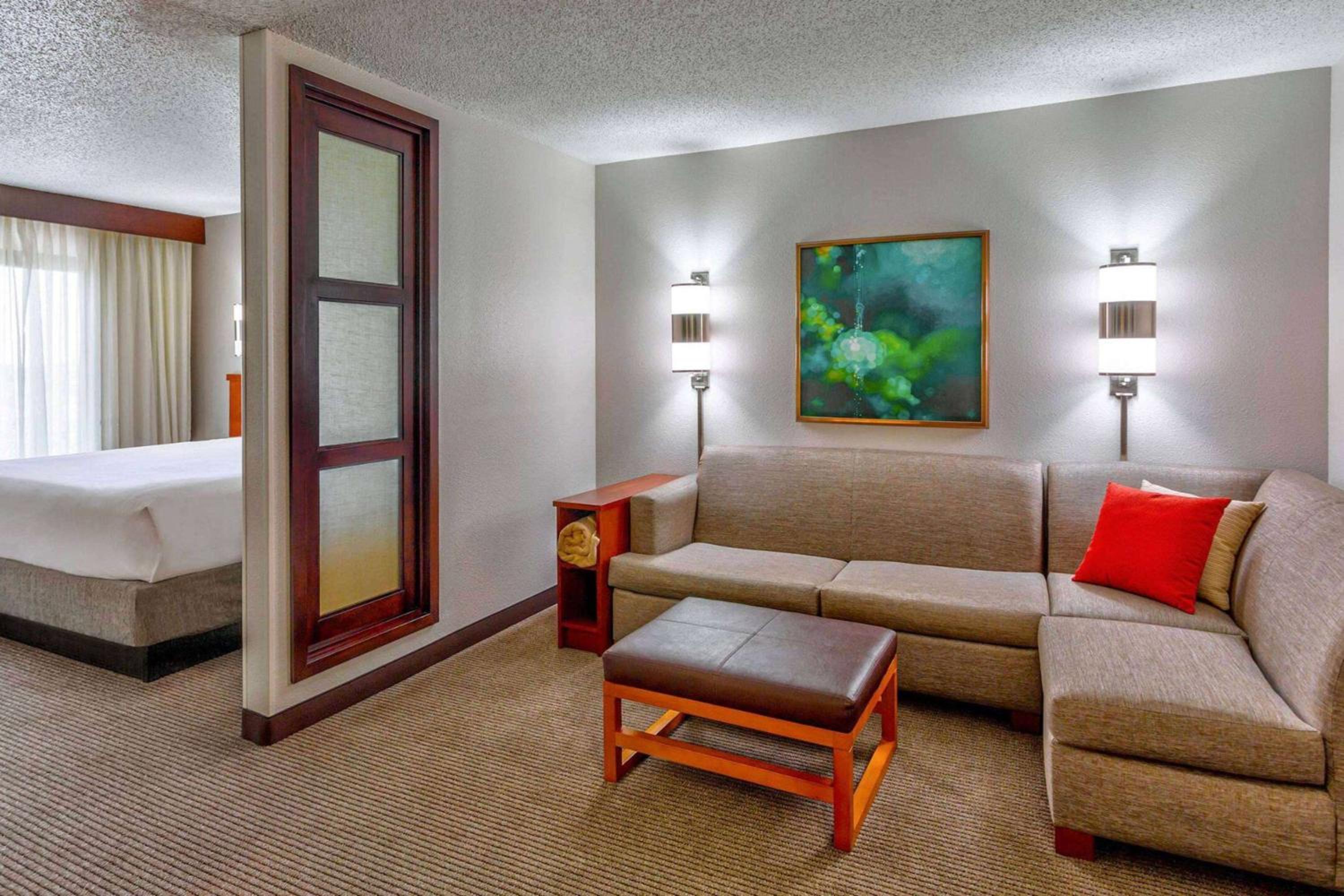 Junior King Suite - Non-Smoking - Photo 1
