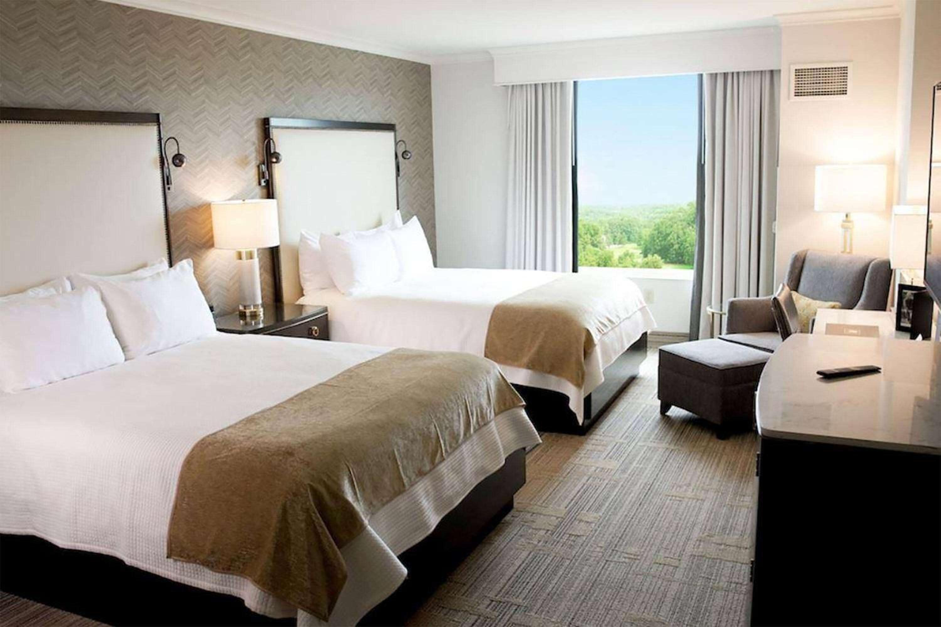 Queen Room with Two Queen Beds, Mobility/Hearing Access andTub with Grab Bars