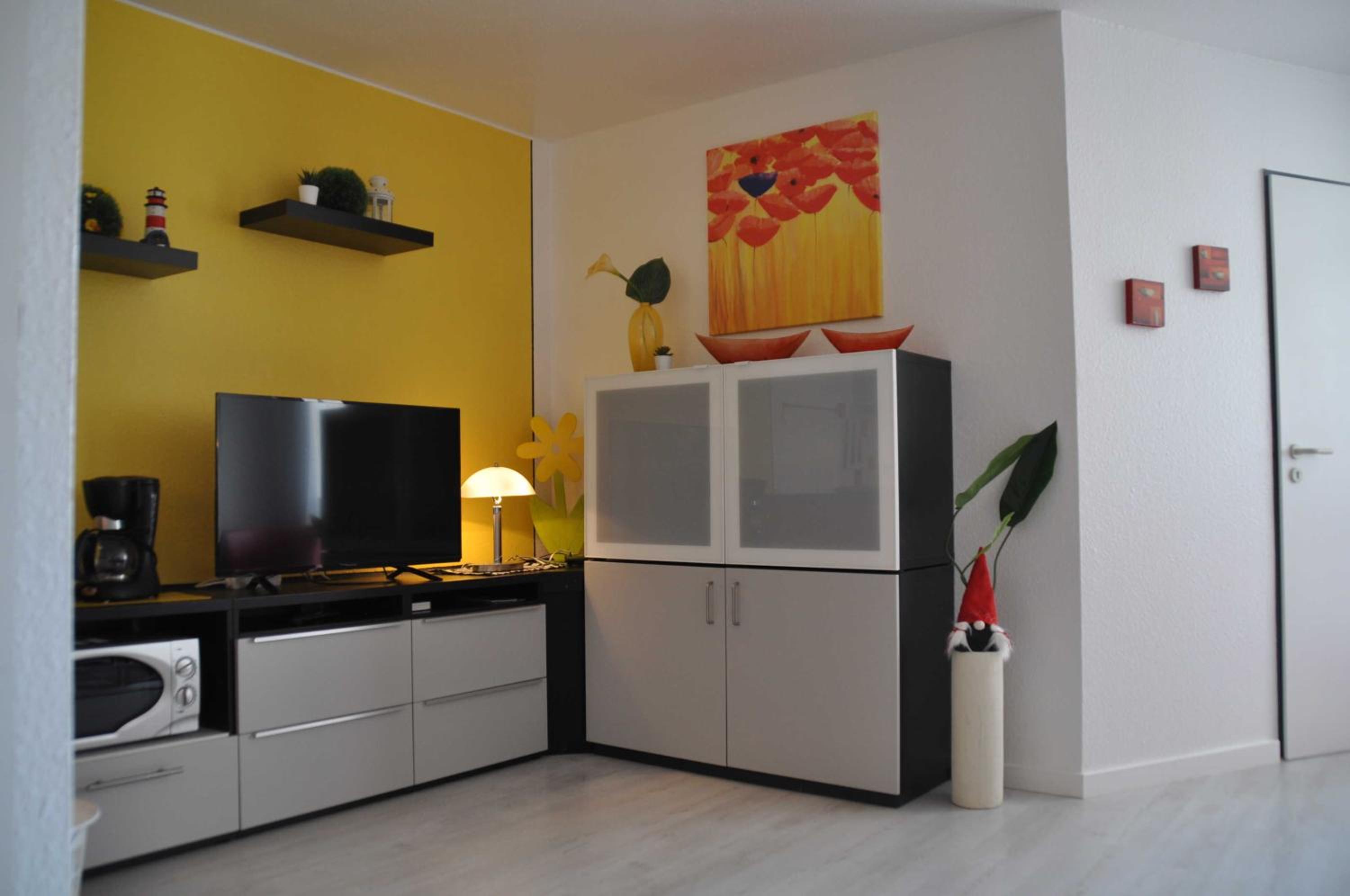 Apartment with Balcony photo 3