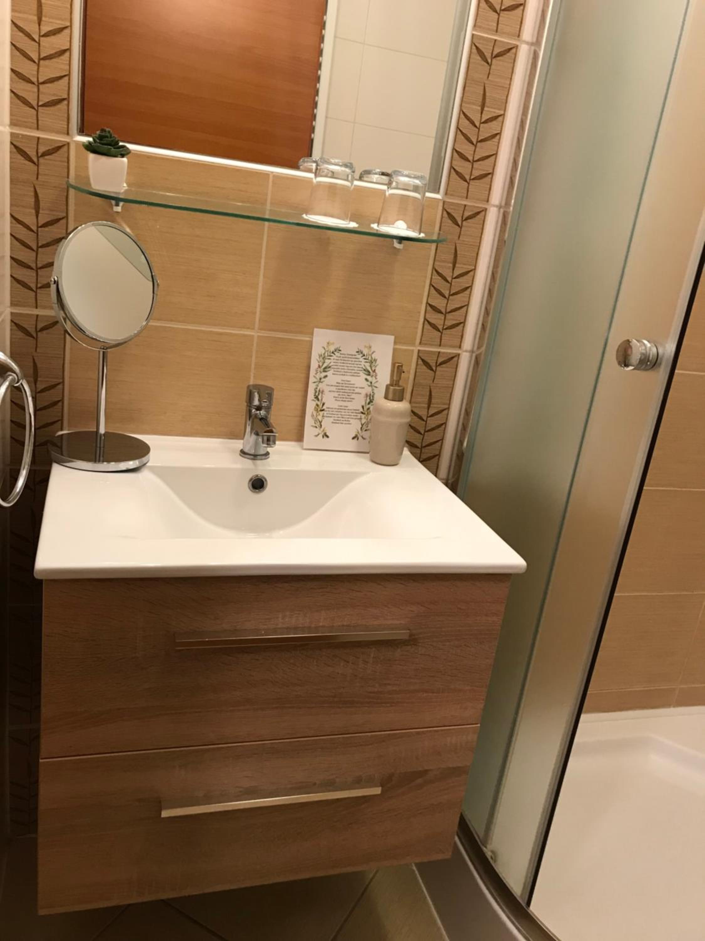 Twin Room - Photo 4