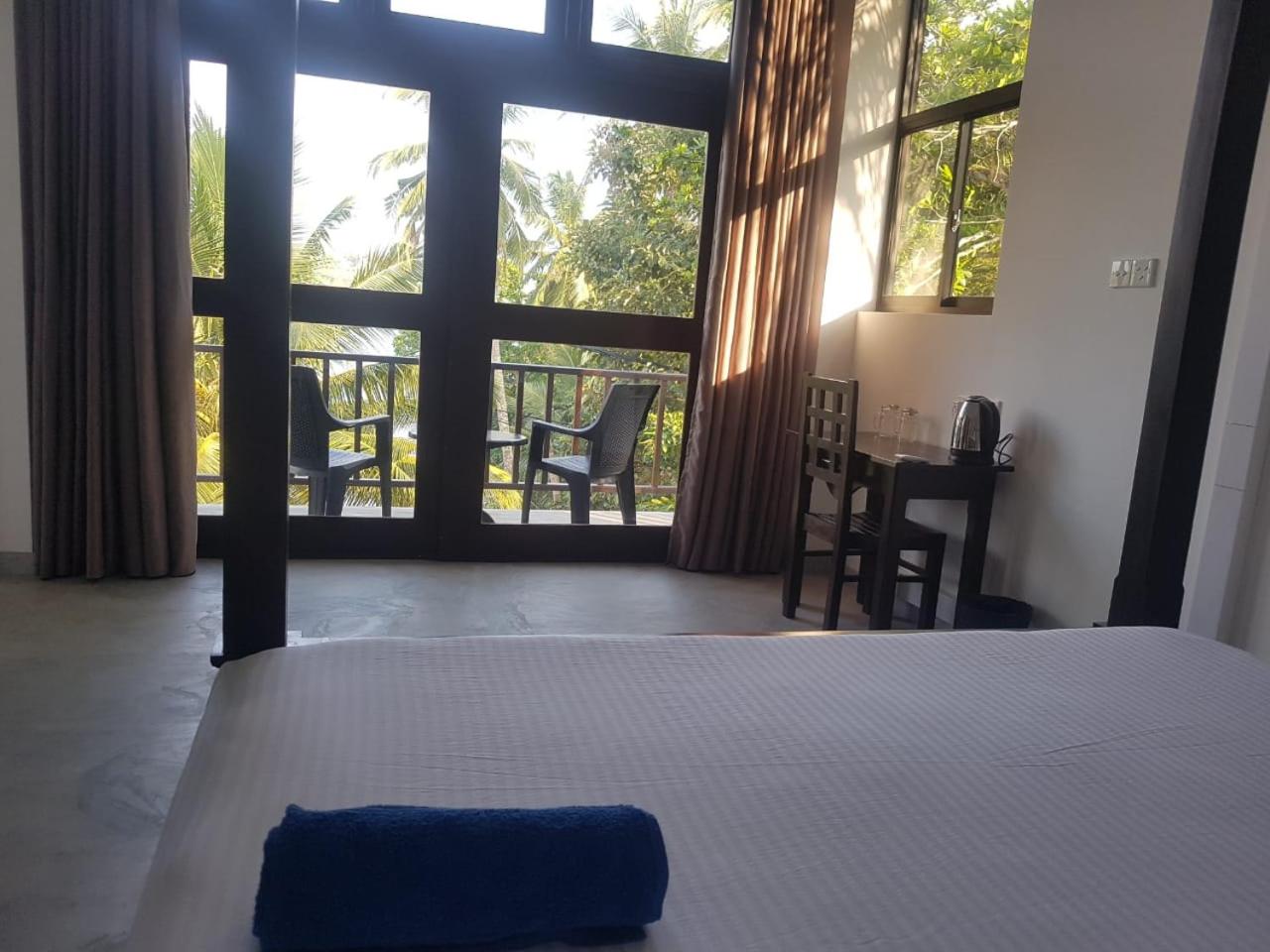 Deluxe Double Room with Balcony and Sea View