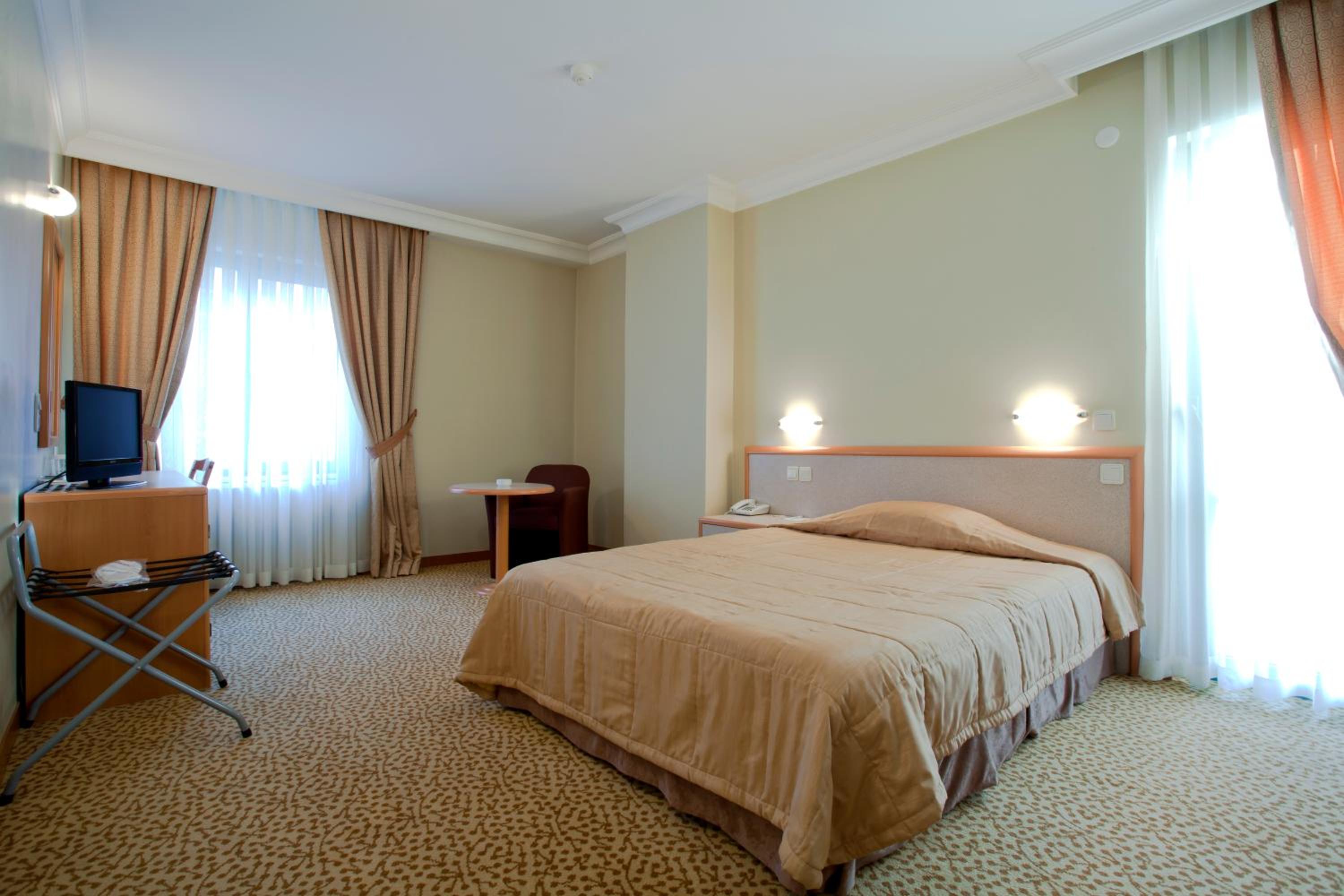 Large Single Room