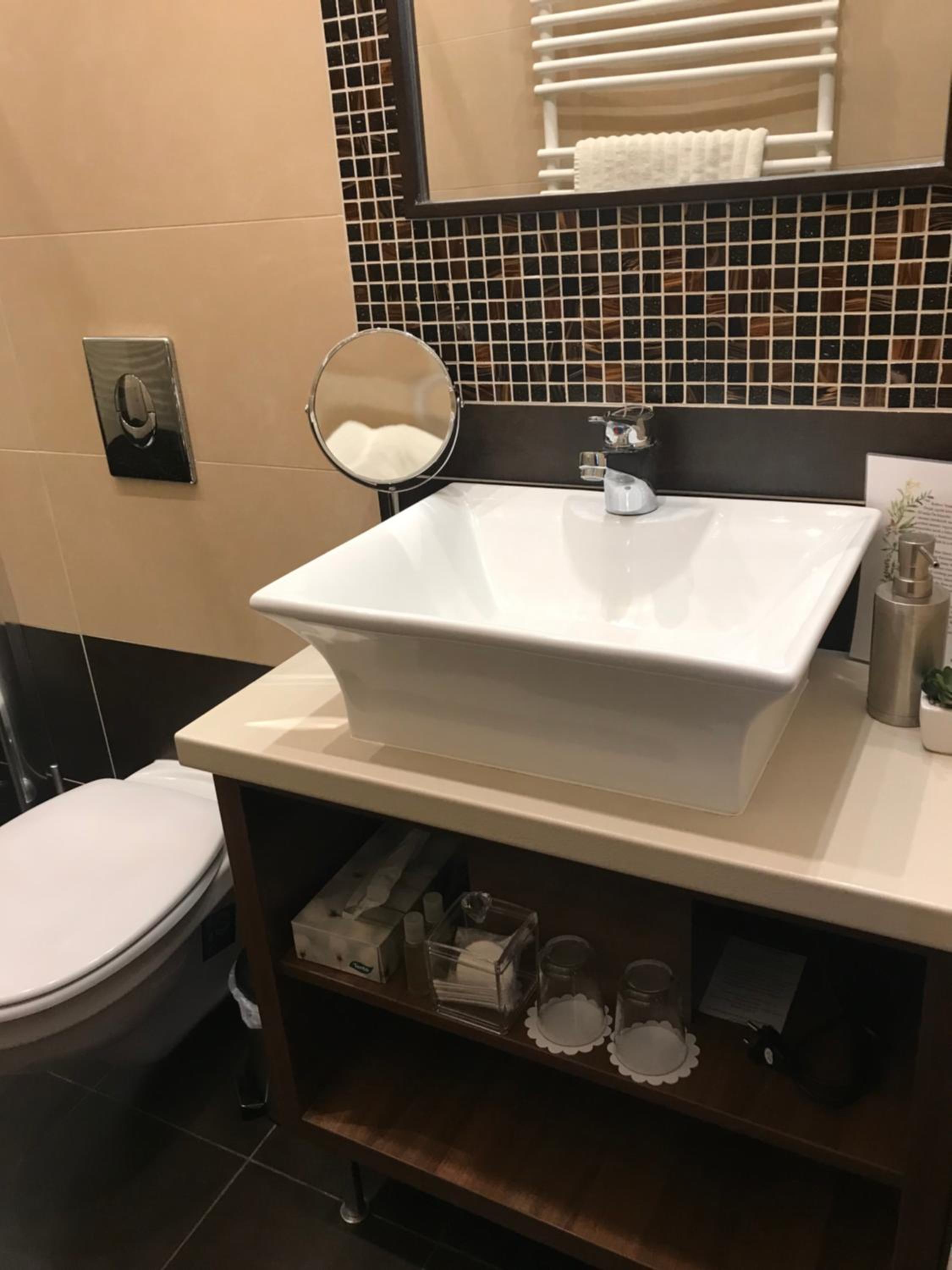 Twin Room - Photo 3