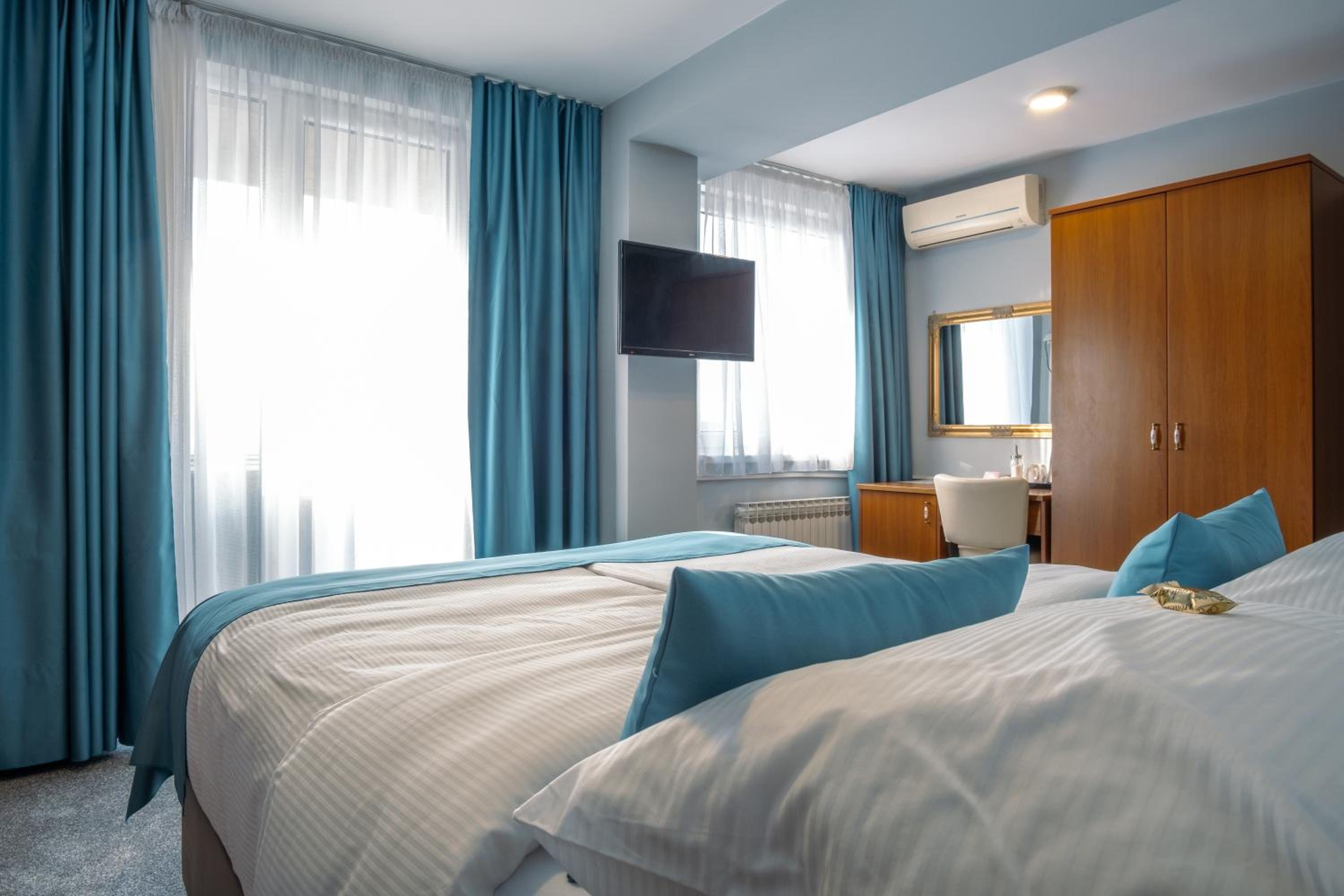 Deluxe Triple Room photo 3