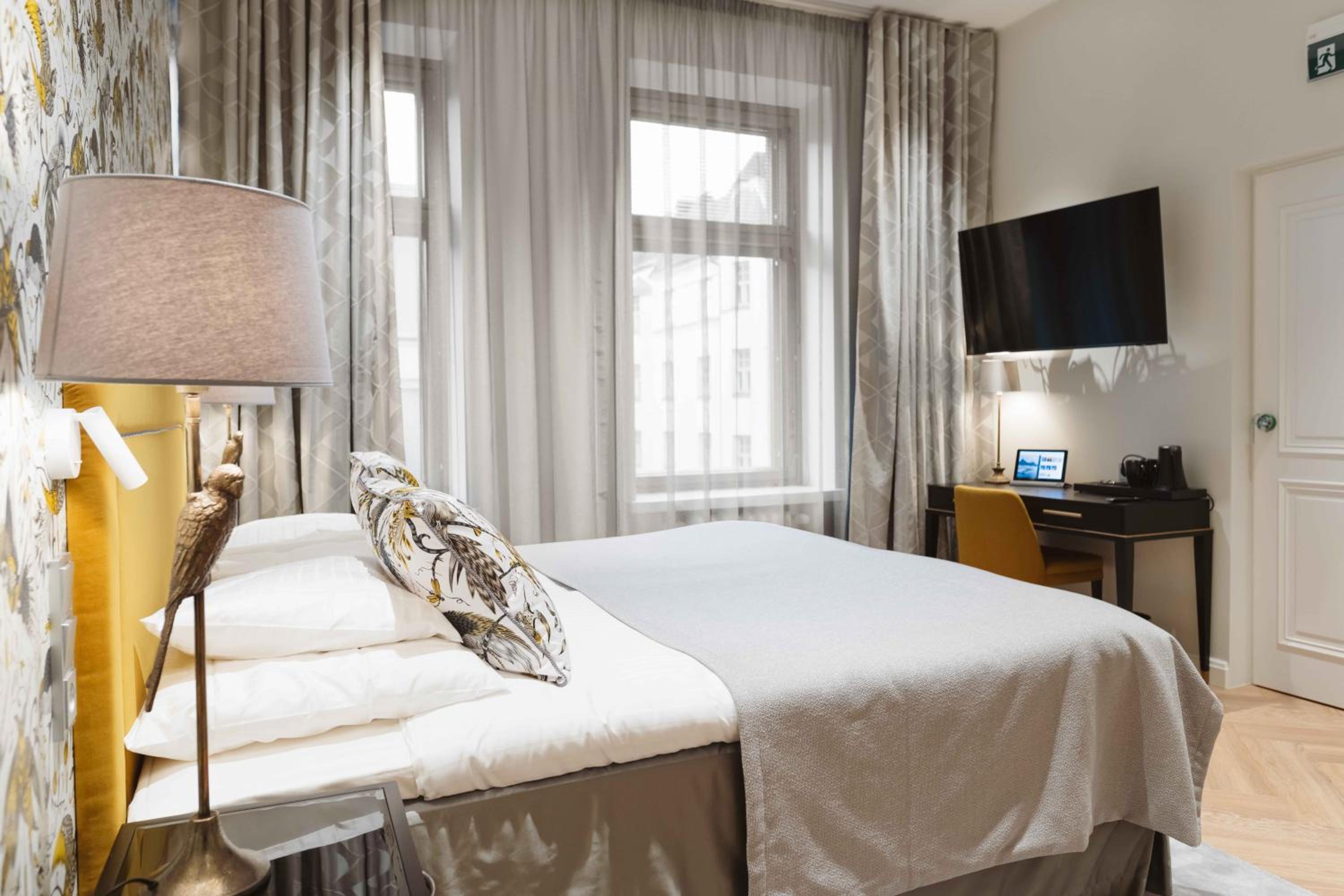 Deluxe Double Room - Photo 10