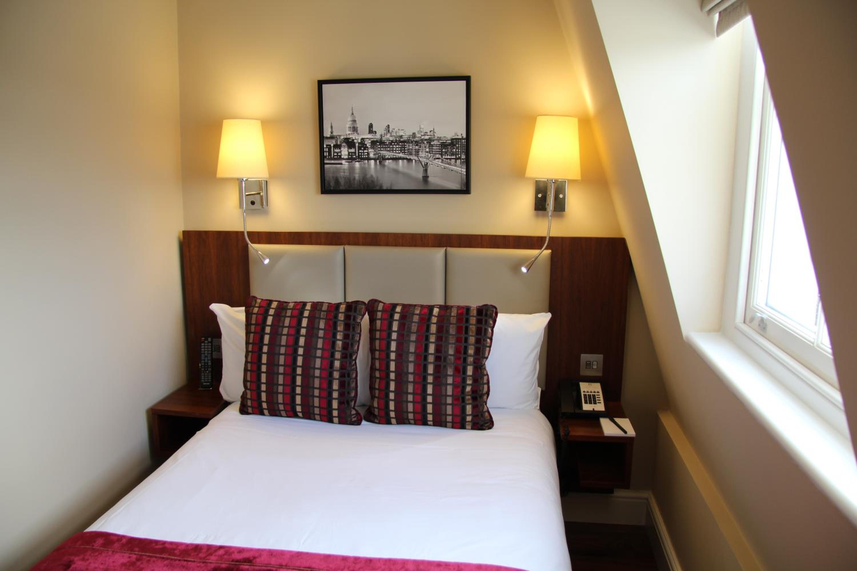 Single Room photo 2
