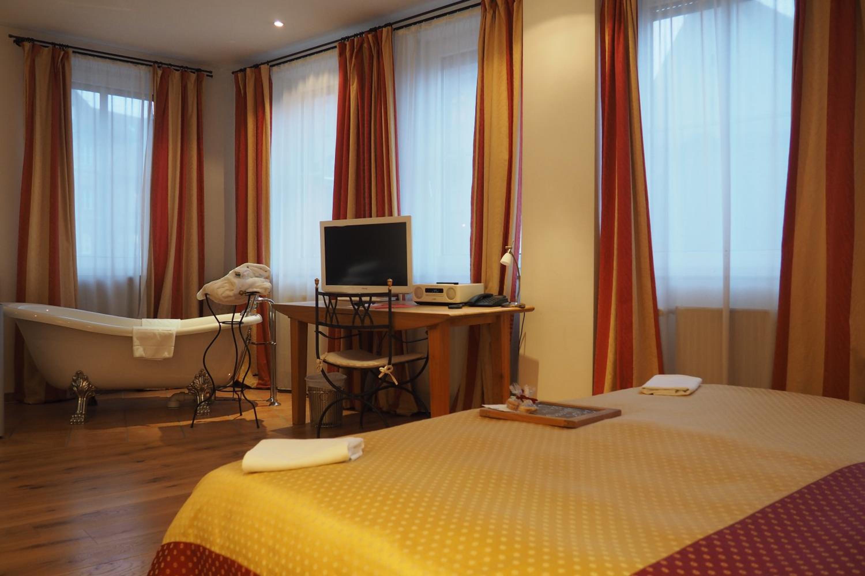 Junior Suite (2 Adults) - Photo 5