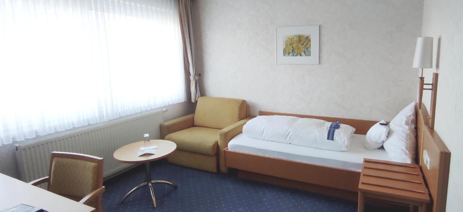 Single Room with Bathroom photo 3