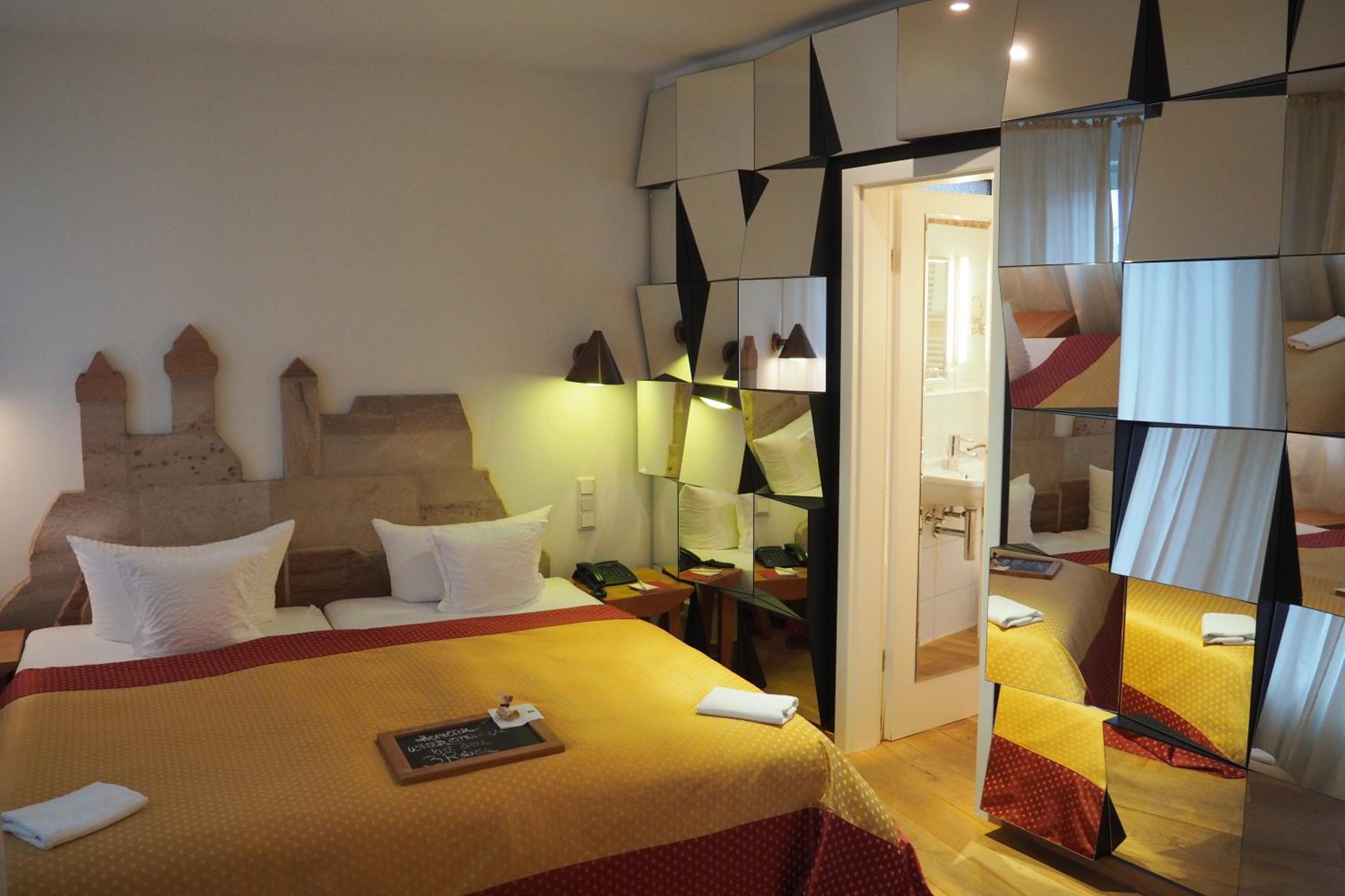 Suite - Photo 6