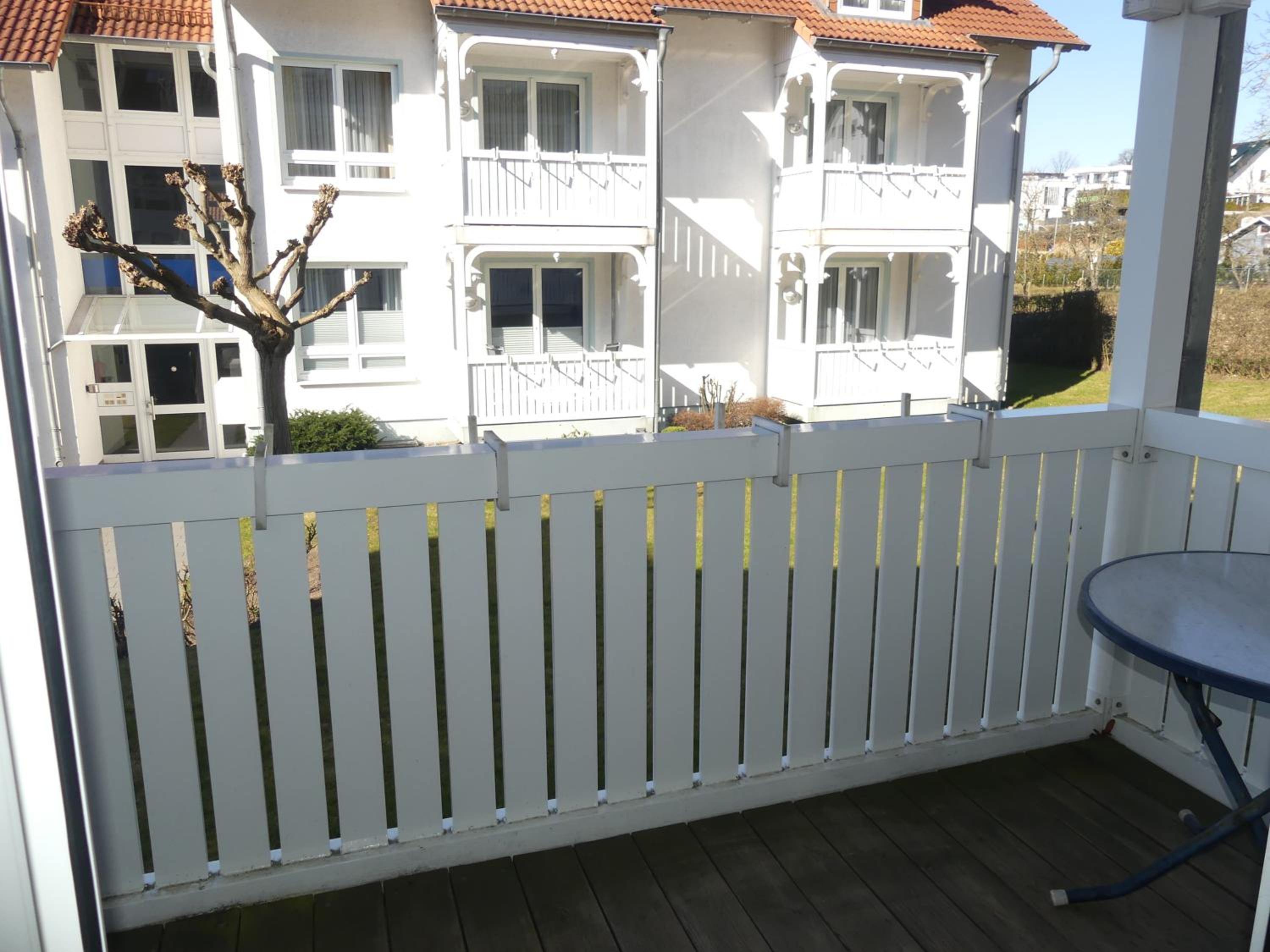 One-Bedroom Apartment with Balcony - 08 photo 2