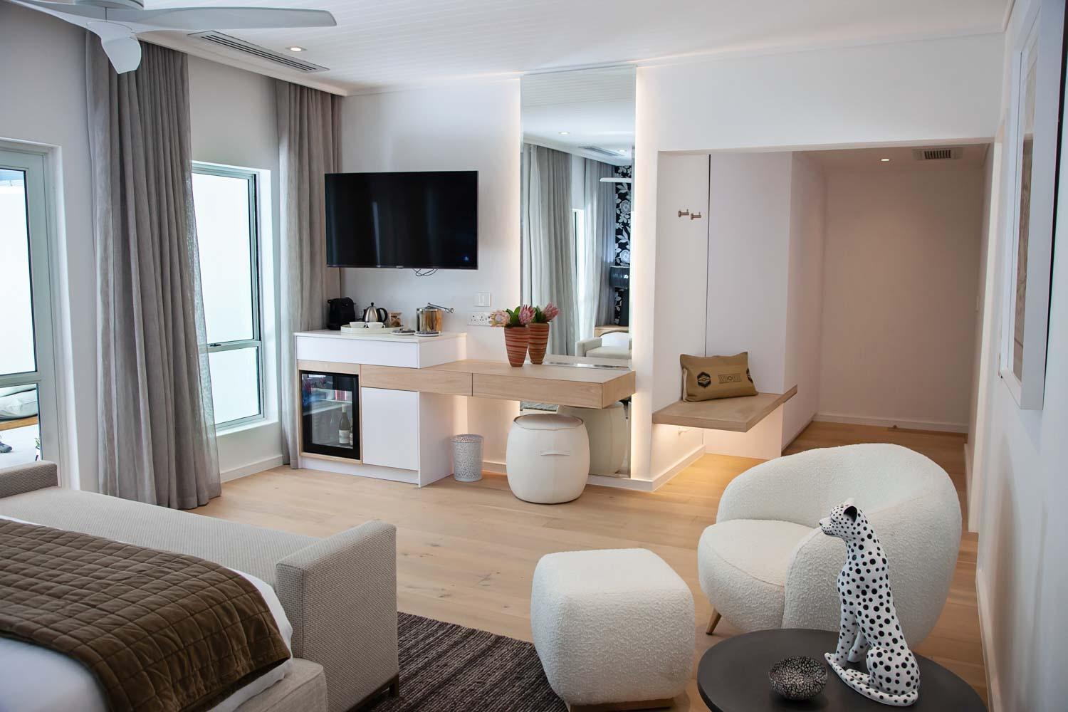 Deluxe Manor House Suite - John & Carol - Photo 1