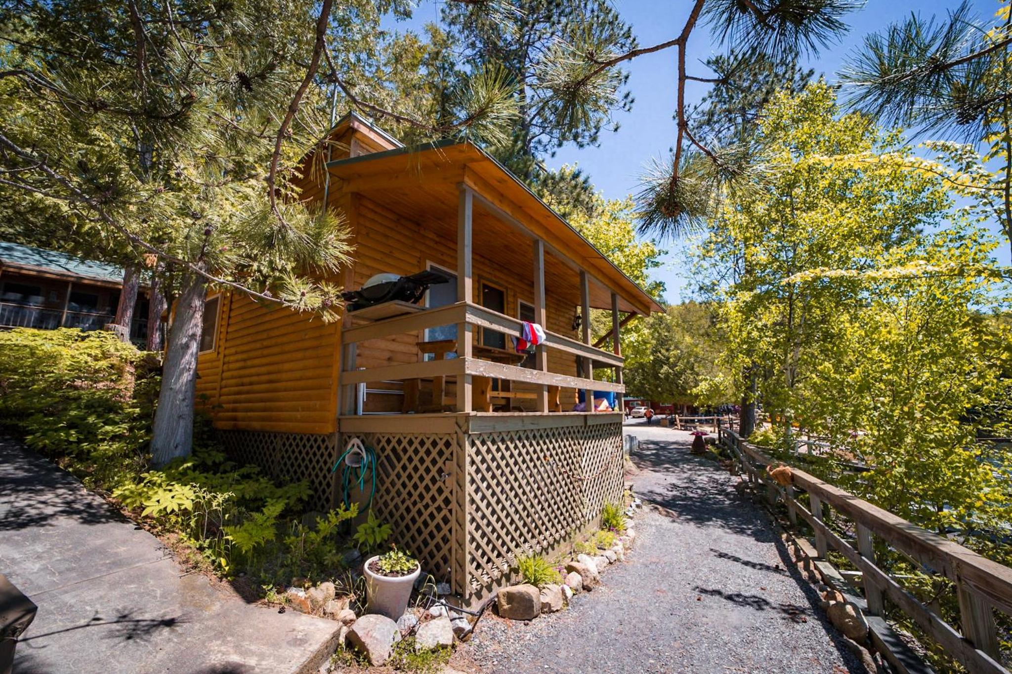 Two-Bedroom Cottage - Photo 4
