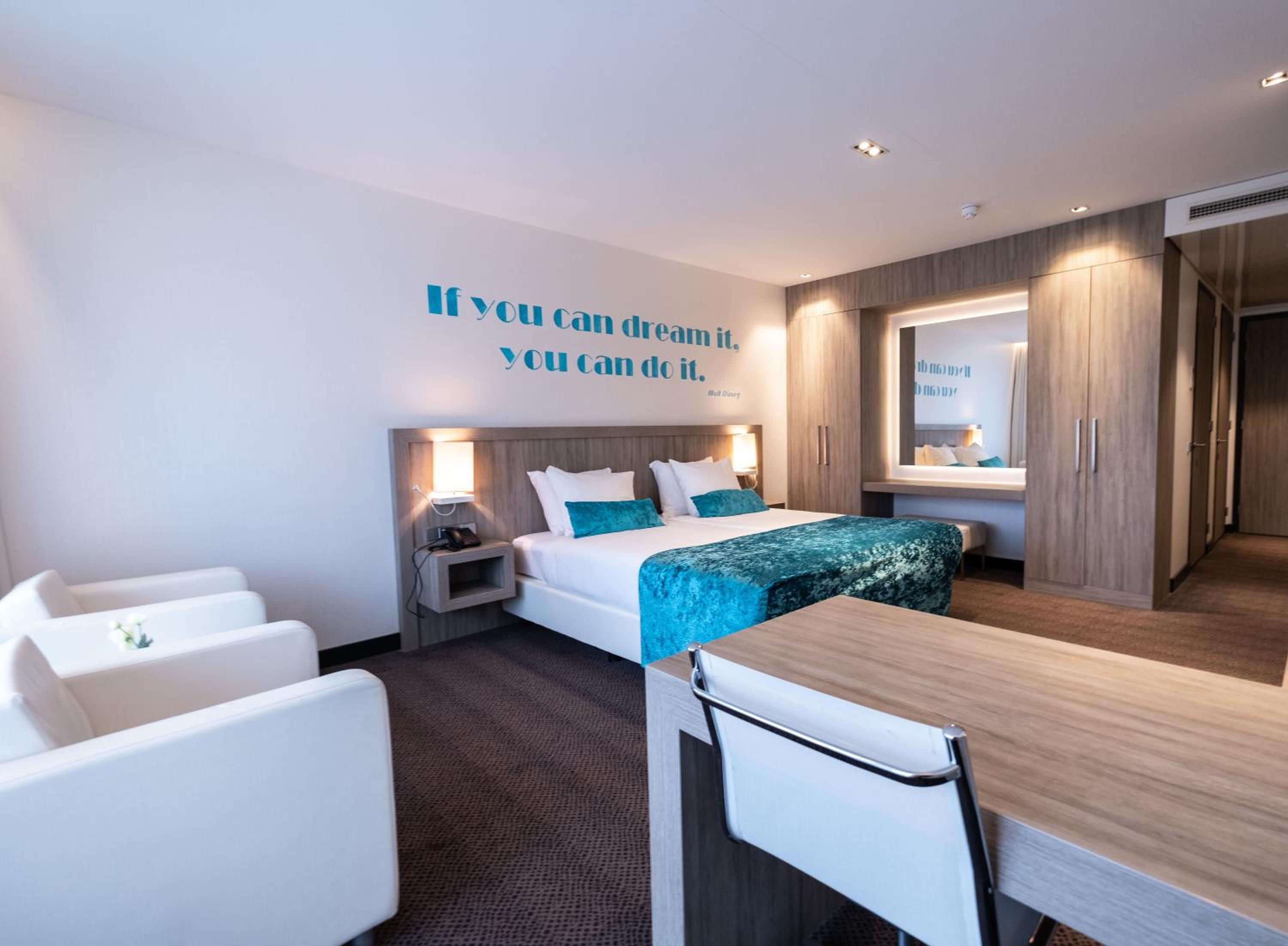 Deluxe Double Room with Balcony - Photo 1