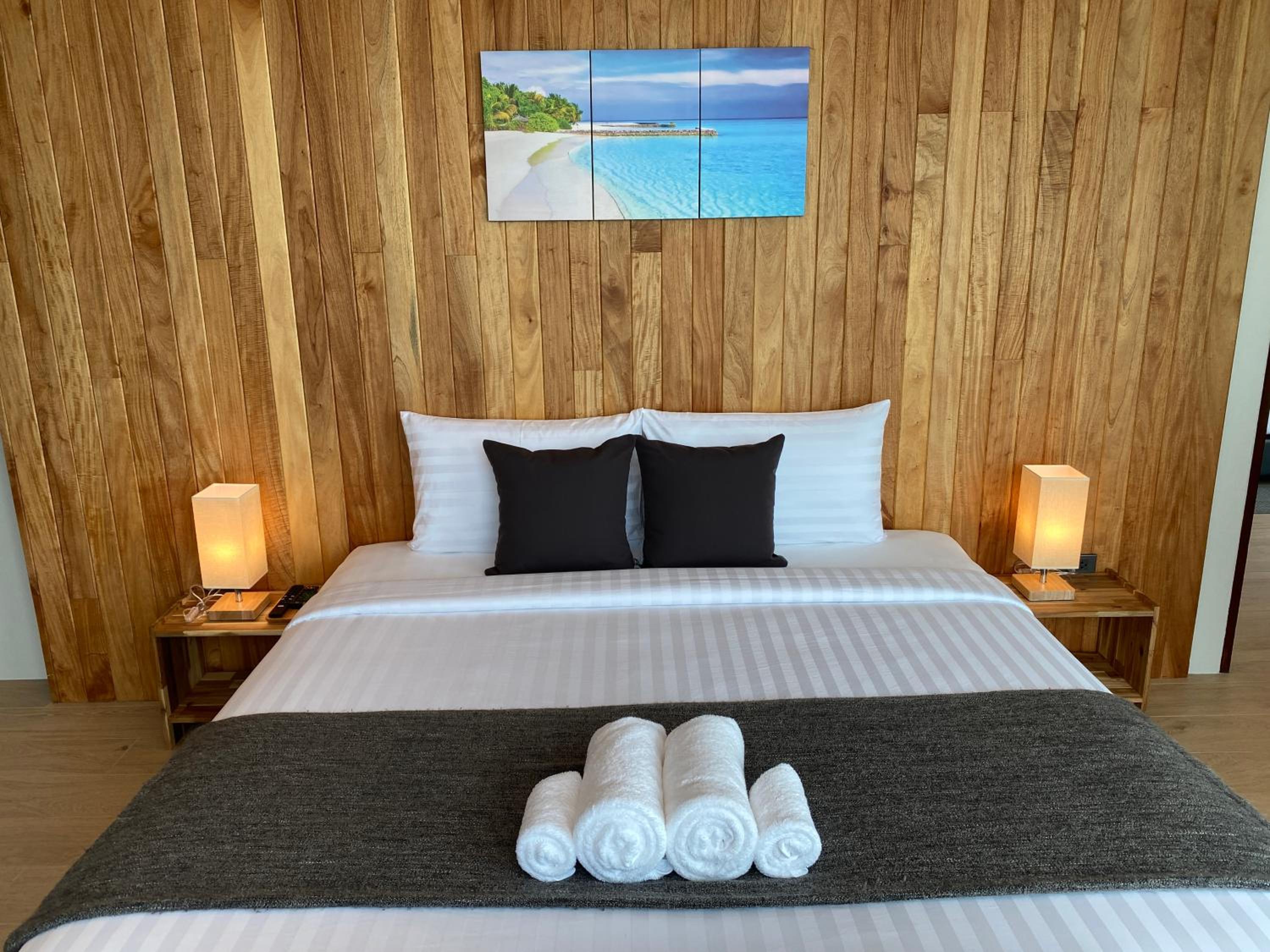 Deluxe Double Room with Sea View - Photo 7