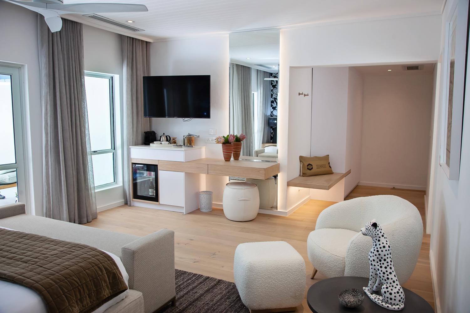 Deluxe Manor House Suite - John & Carol - Photo 3