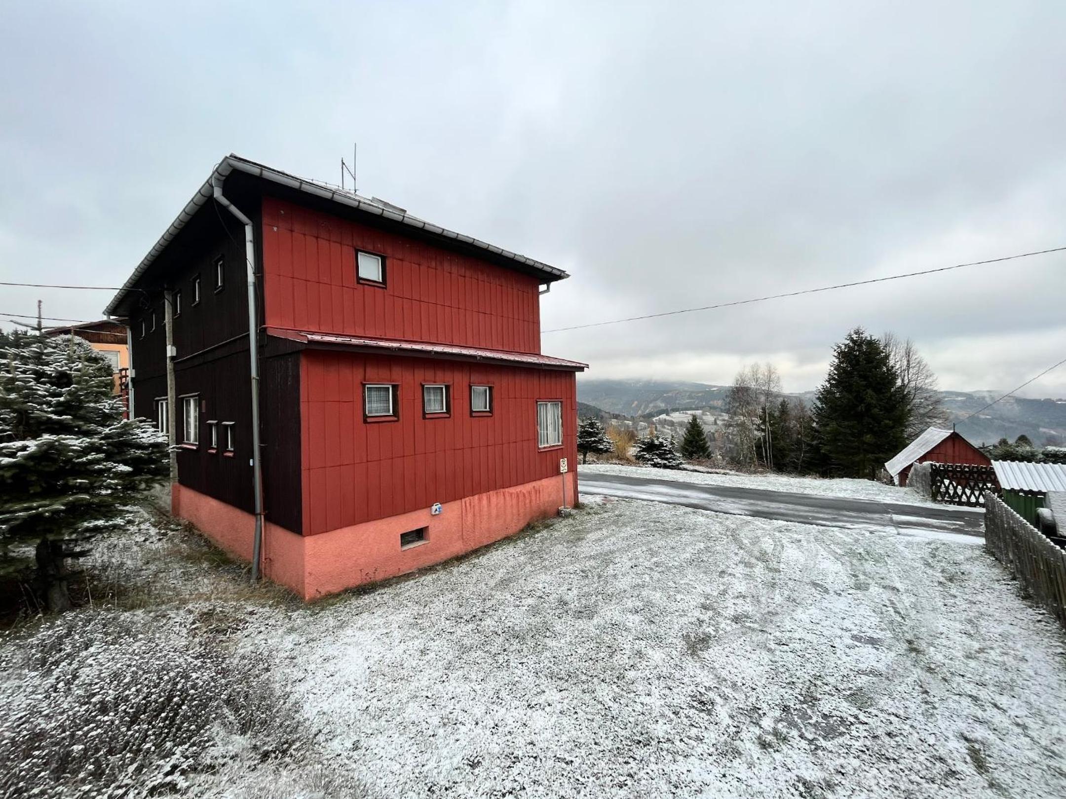 Three-Bedroom House photo 2