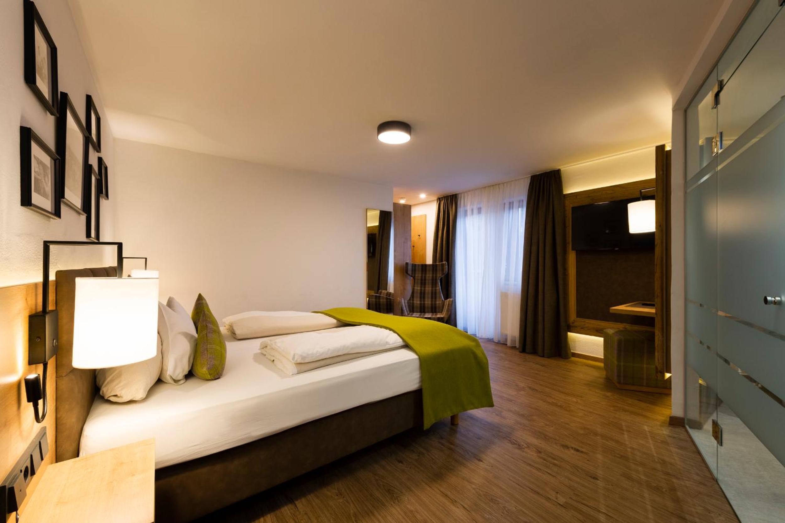 Economy Double Room photo 2