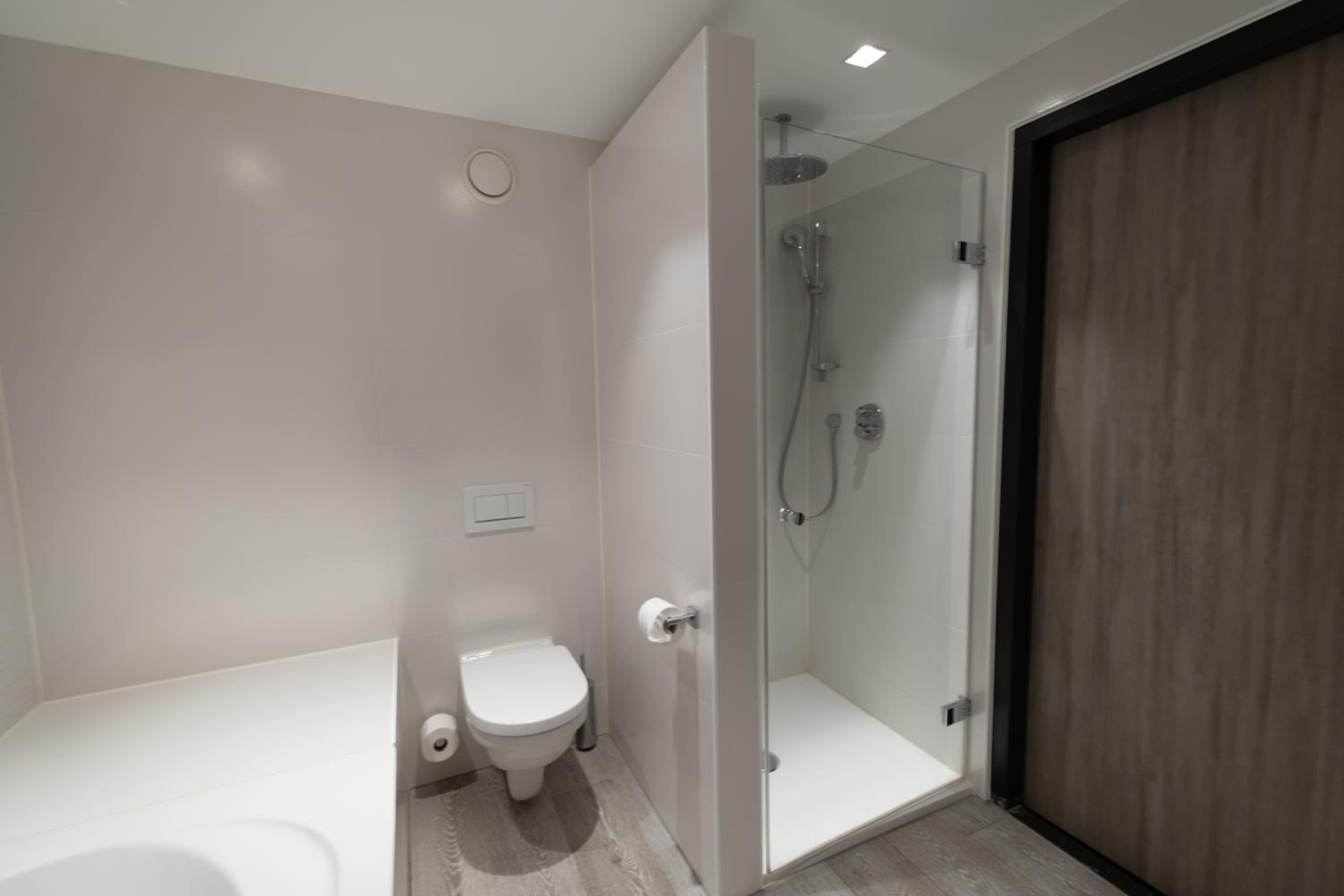 King Room with Spa Bath - Photo 2
