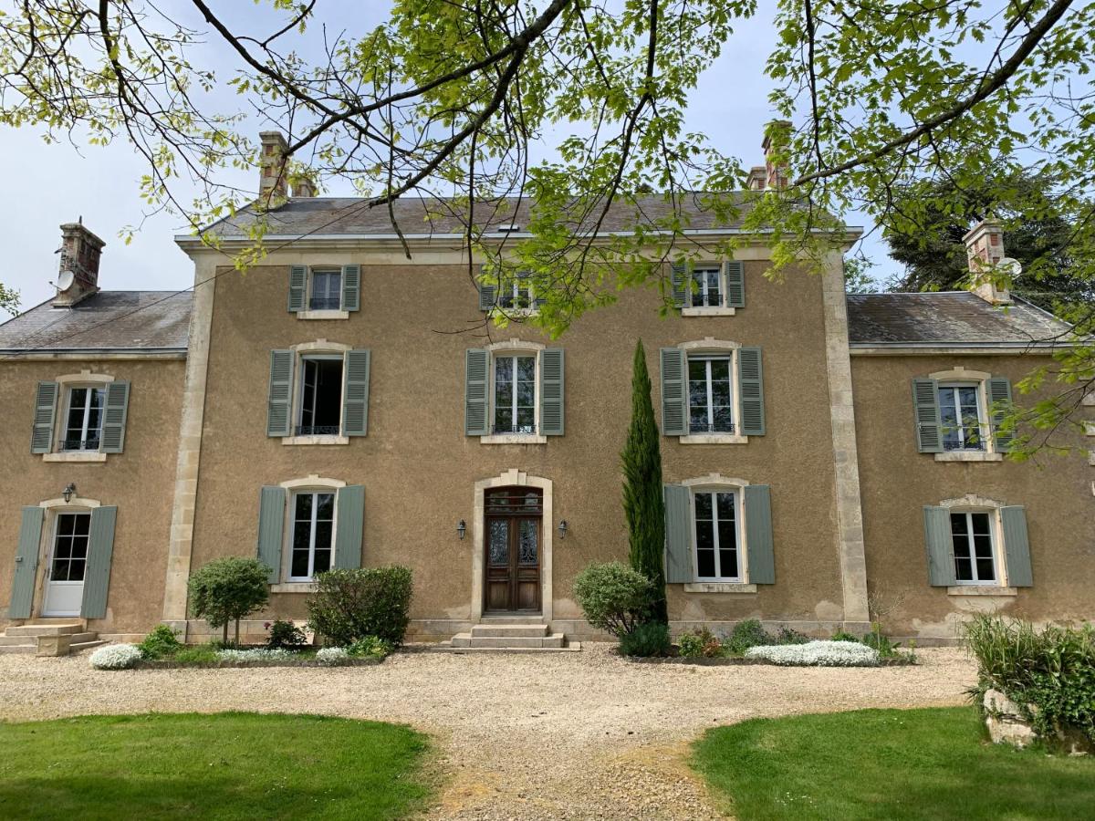 Five-Bedroom House photo 1